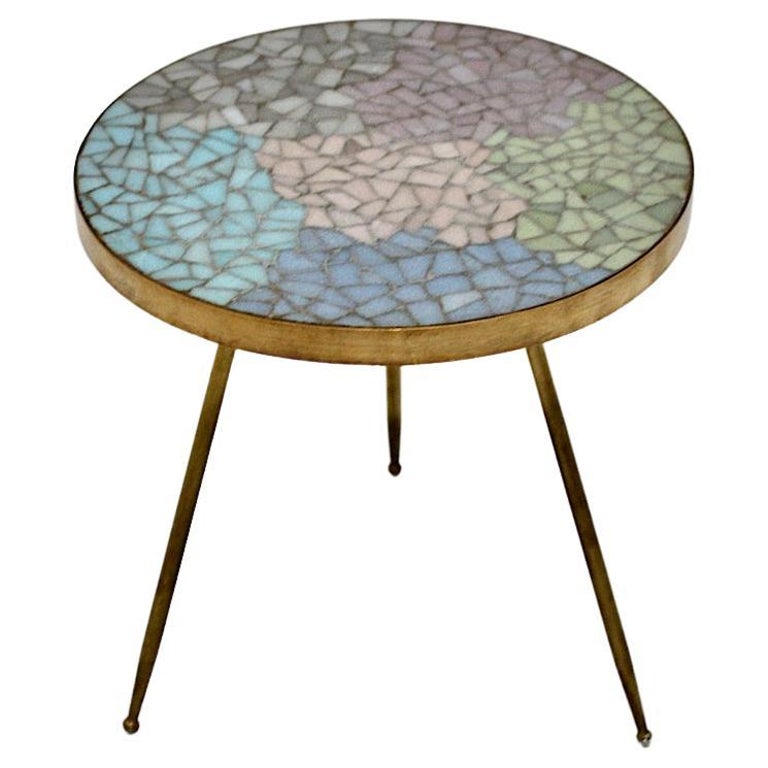 Modern Vintage Messing Pastellfarben Mosaik Beistelltisch 1990 Italien im Angebot bei 1stDibs Deutschland