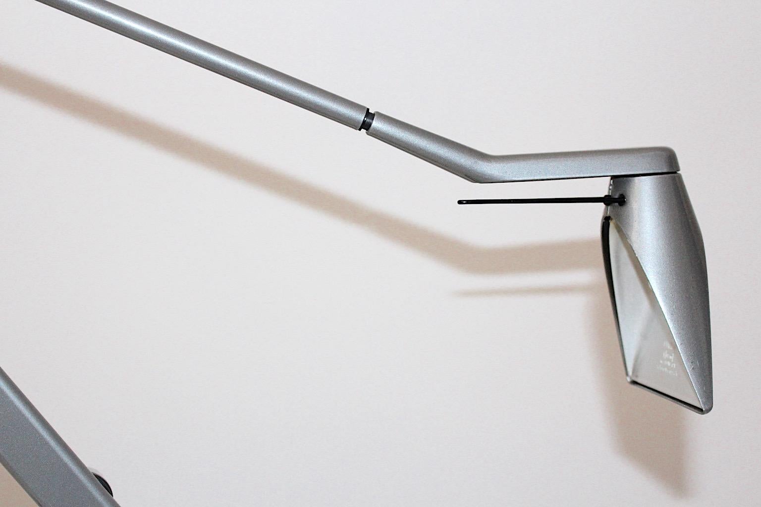Modern Vintage Grey Aluminum Desk Lamp Zelig by Walter Monici 1980s for Lumina In Good Condition For Sale In Vienna, AT