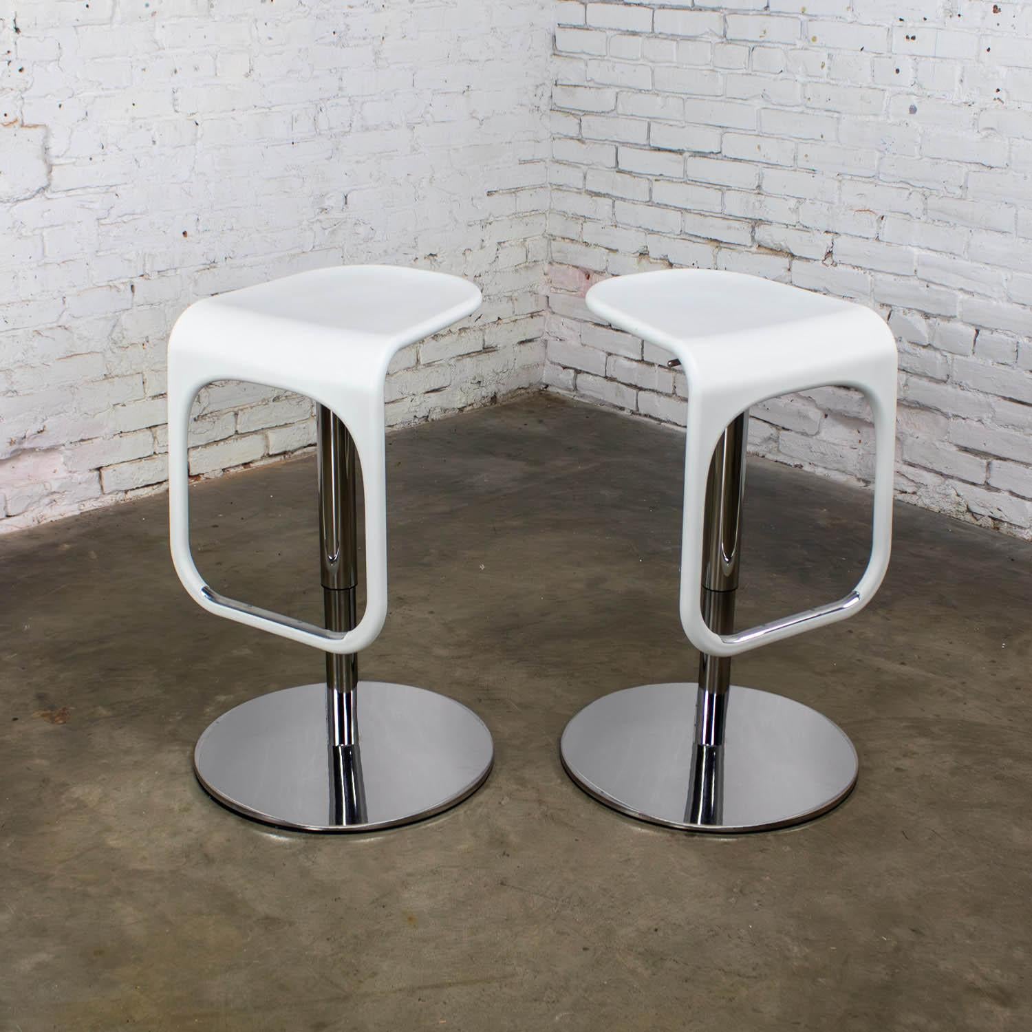 Moderne Paire de tabourets de bar modernes vintage IKEA Urban fabriqués en Italie par Carl Ojerstam en vente
