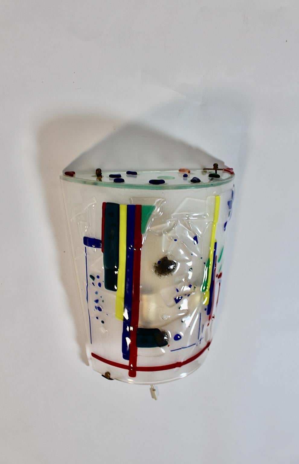 Moderne Vintage-Wandleuchte aus mehrfarbigem Glas und Metall, 1980er Jahre, Italien im Angebot 6