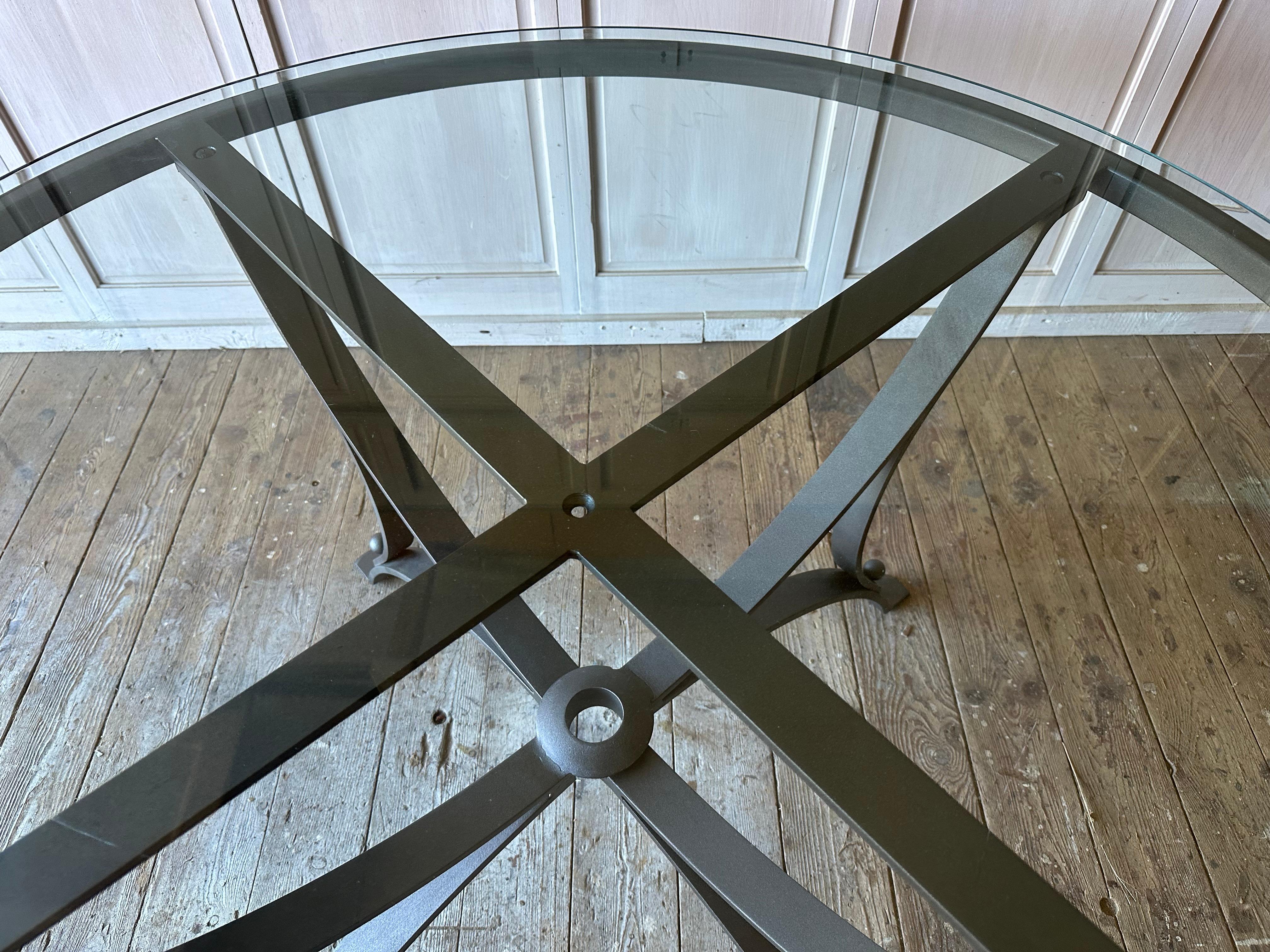 Modern Vintage Round Metal Garden Dining Table Base In Good Condition For Sale In Sheffield, MA