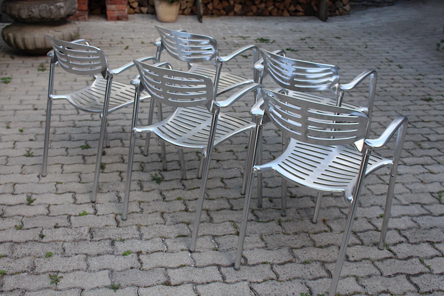 Moderner Vintage-Set aus sechs Aluminiumstühlen Toledo von Jorge Pensi, 1980er Jahre (Gegossen) im Angebot