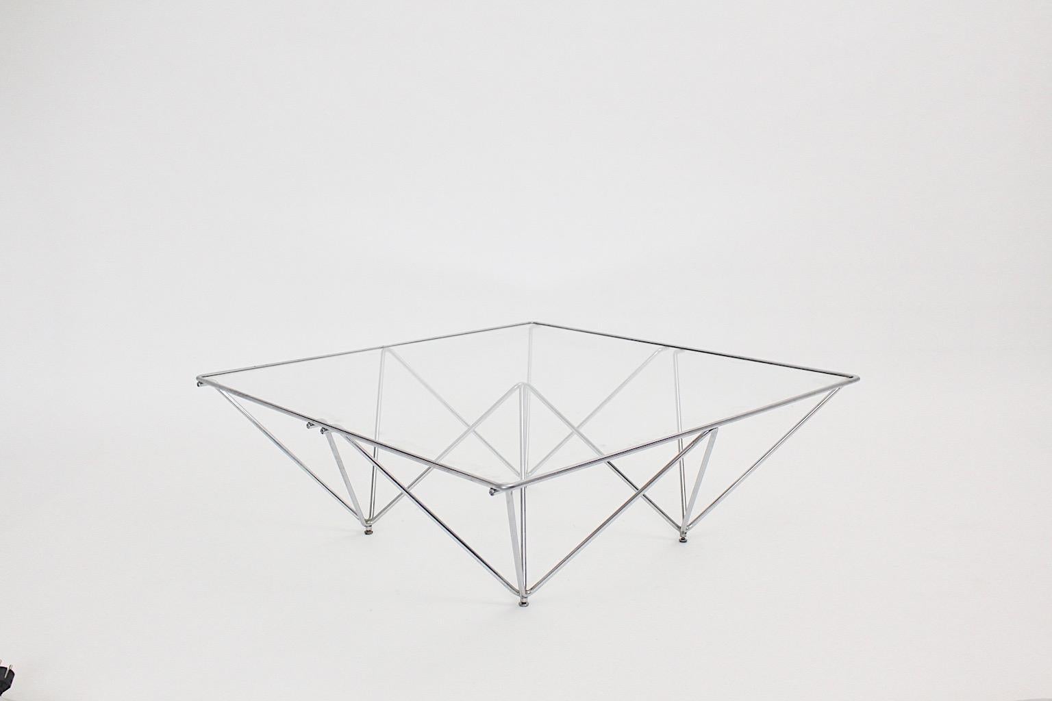 20ième siècle Table de canapé ou table basse moderne vintage en métal chromé et verre, Italie, années 1980 en vente