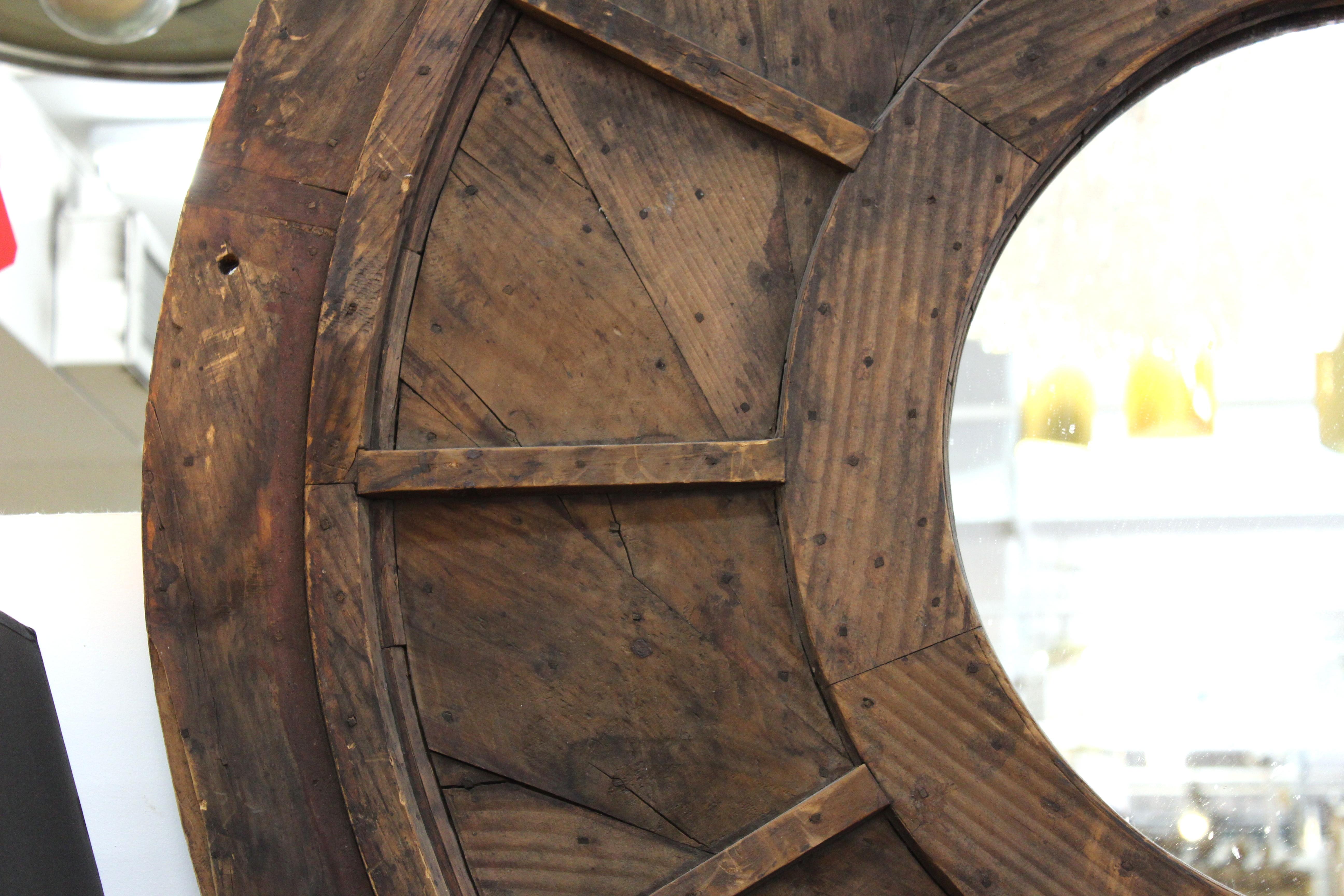 Unknown Modern Vintage Style Round Reclaimed Wood Wall Mirror