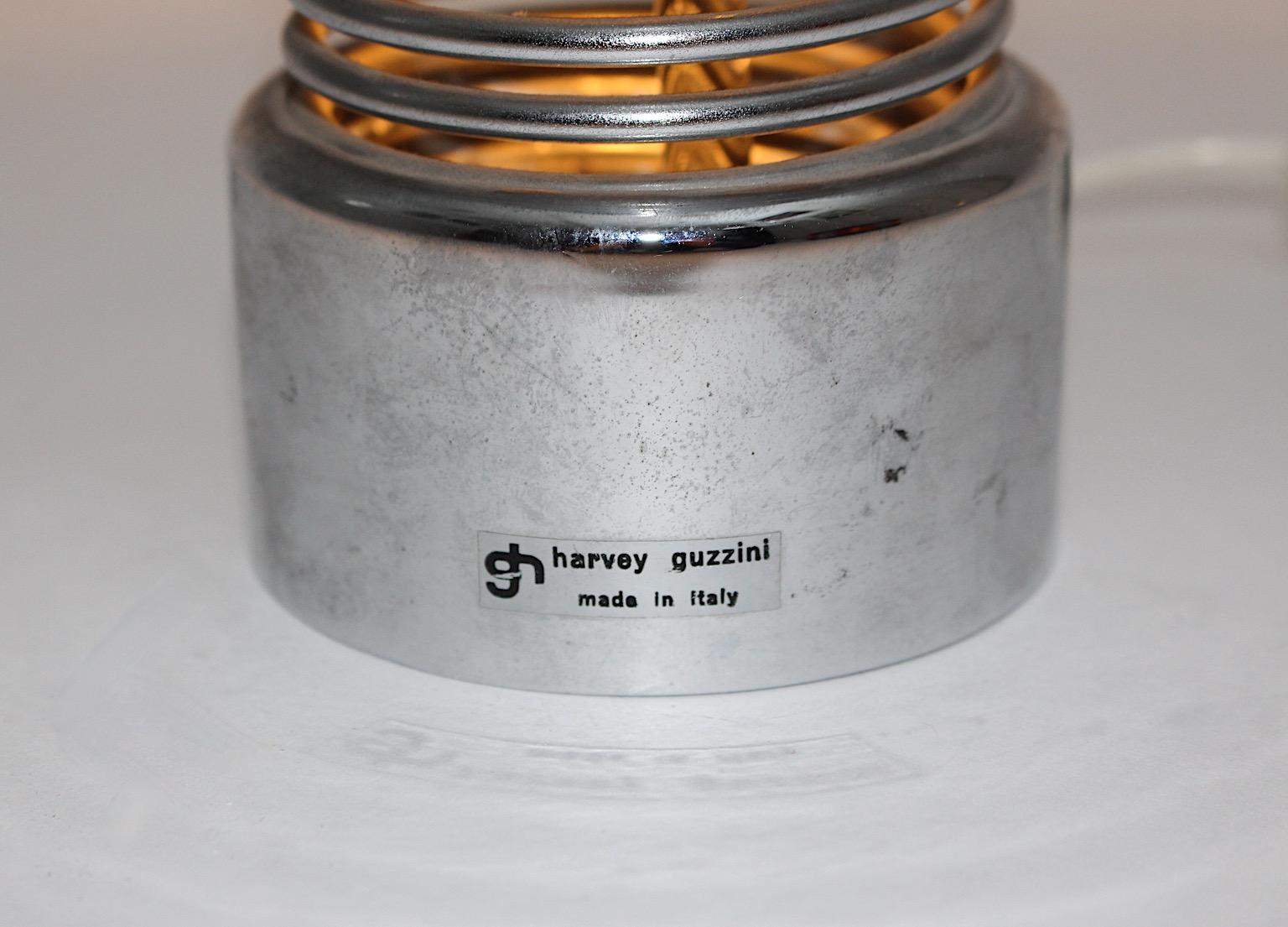 Moderne Vintage-Tischlampe aus verchromtem Metall Frühling Harvey Guzzini 1970er Jahre  im Angebot 3