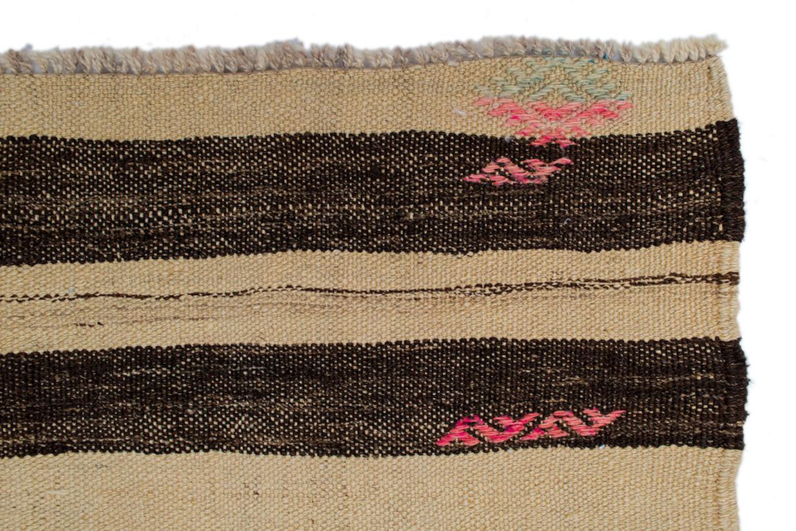 Modern Vintage Turkish Kilim Rug 'Flat-Weave' For Sale 2