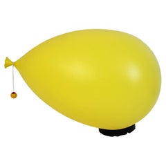 Sconce o lampade ad incasso moderne vintage a palloncino giallo Yves Christin Bilumen Italia