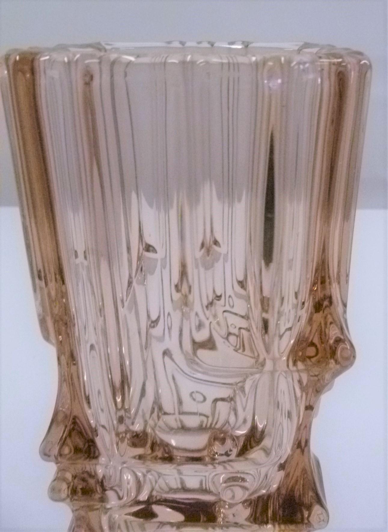 Modern Vladislav Urban Glass Vase, SKLO Rosice Glassworks Czechoslovakia, 1968 In Good Condition In Miami, FL