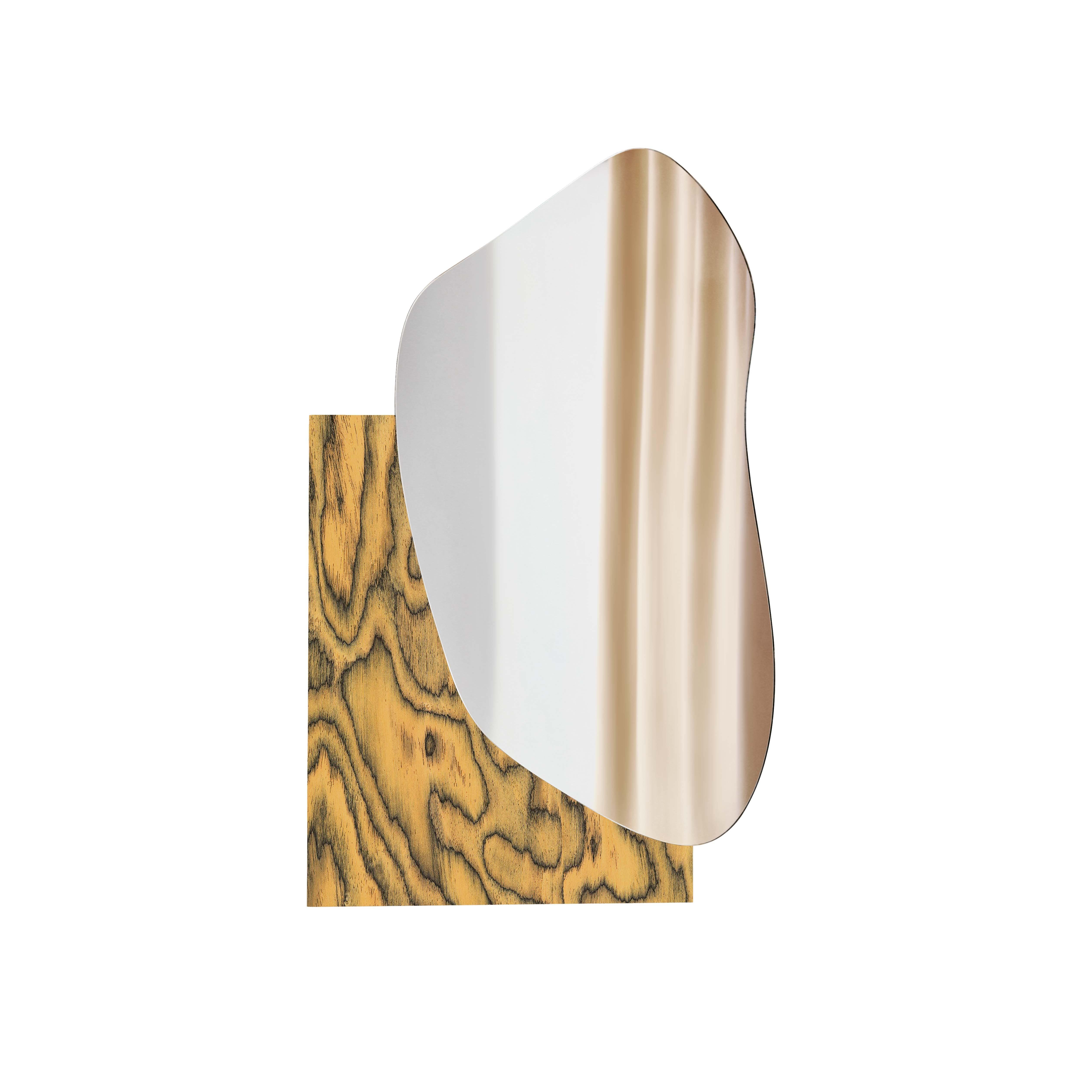 Espejo de pared moderno Lake 1 en chapa de madera de Ettore Sottsass ALPI by Noom Cepillado en venta
