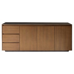 Modernes Buffet aus Nussbaum und Bronze, entworfen von Greg Sheres; „Barcelona“