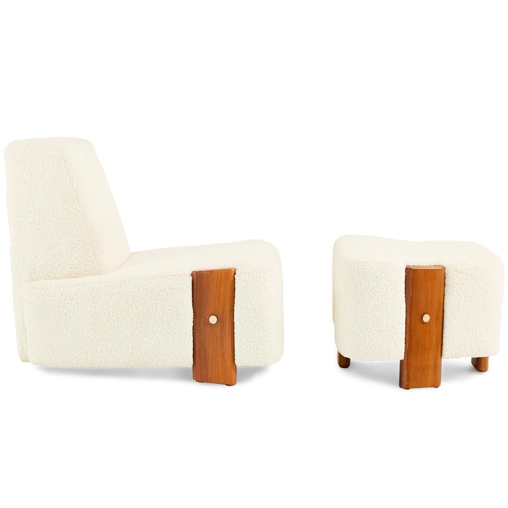 The Malta slipper lounge chair with matching footstool is designed by Egg Designs and manufactured in South Africa.
This set will work equally well as a lounge or side chair and will fit into a Modern, Mid Century Modern or Minimal interior.
The