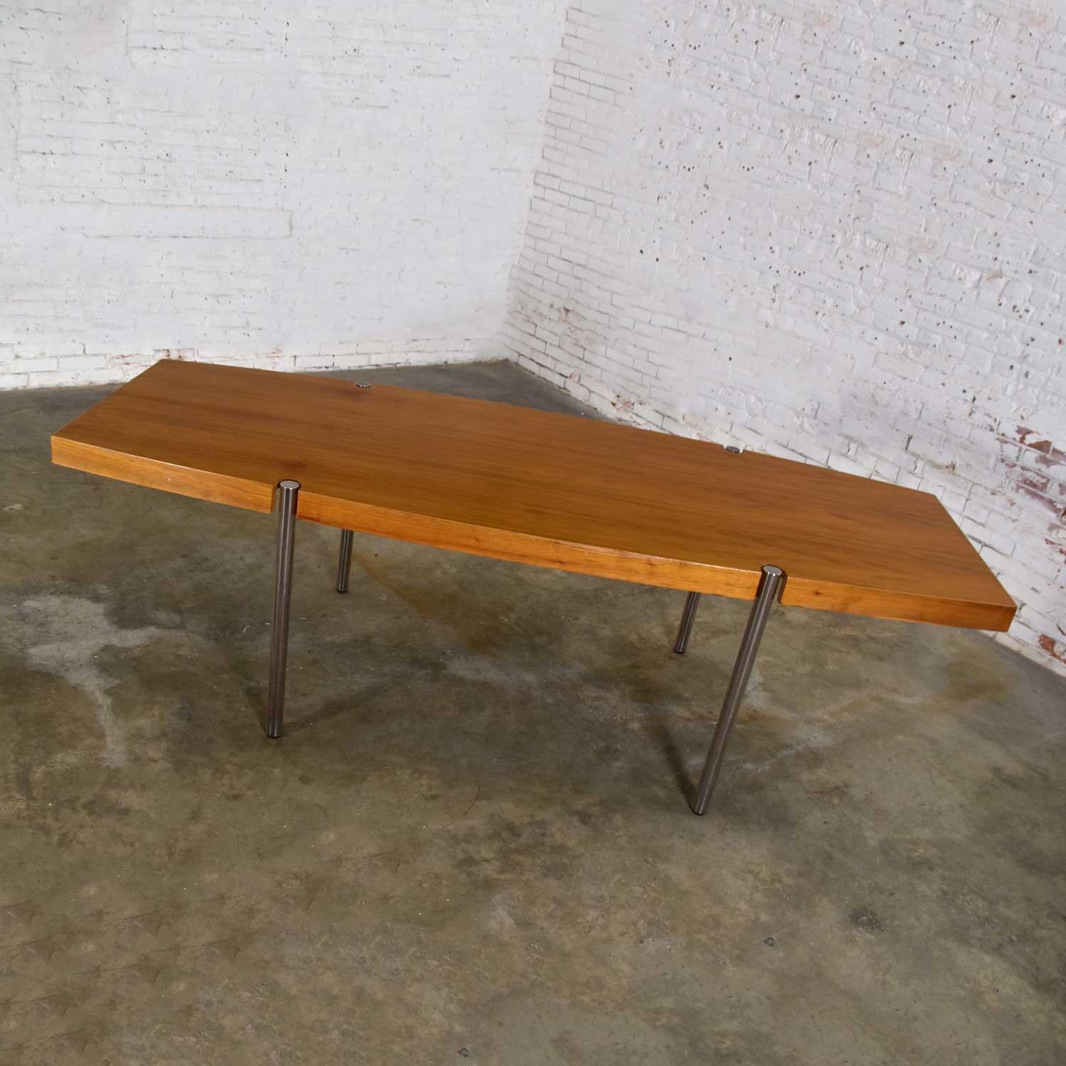 Modern Walnut & Chrome Boat Shape Dining Conference Table by Jens Risom for Howe For Sale 3