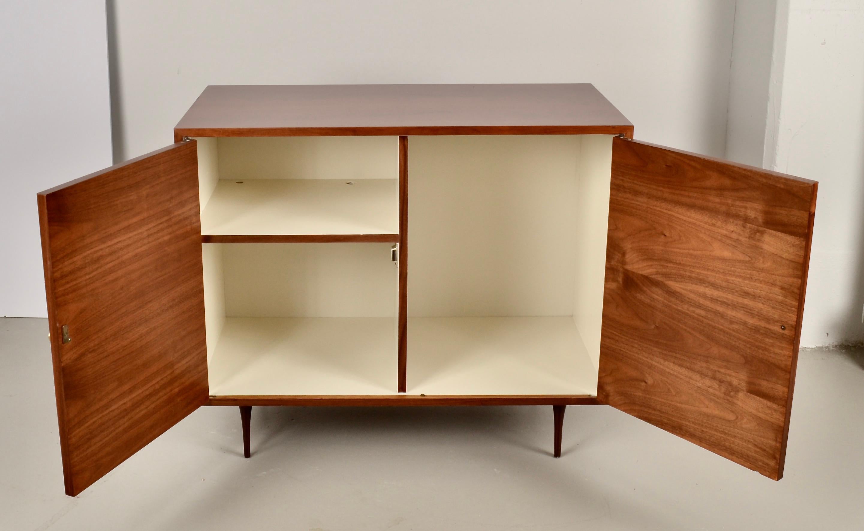 Mid-20th Century Modern Walnut Credenza with Laminate Doors, USA, 1960s For Sale