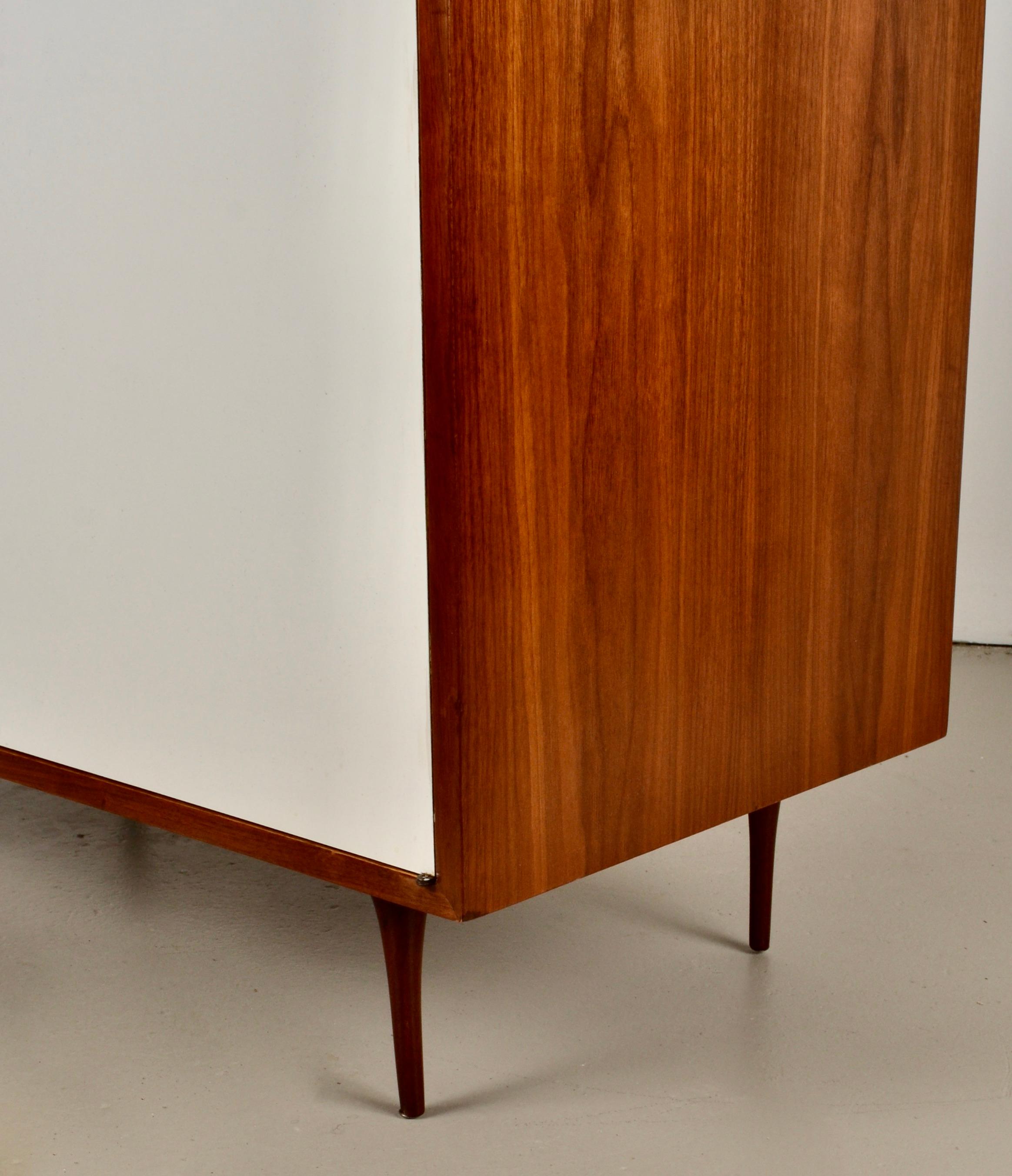 Modern Walnut Credenza with Laminate Doors, USA, 1960s For Sale 2