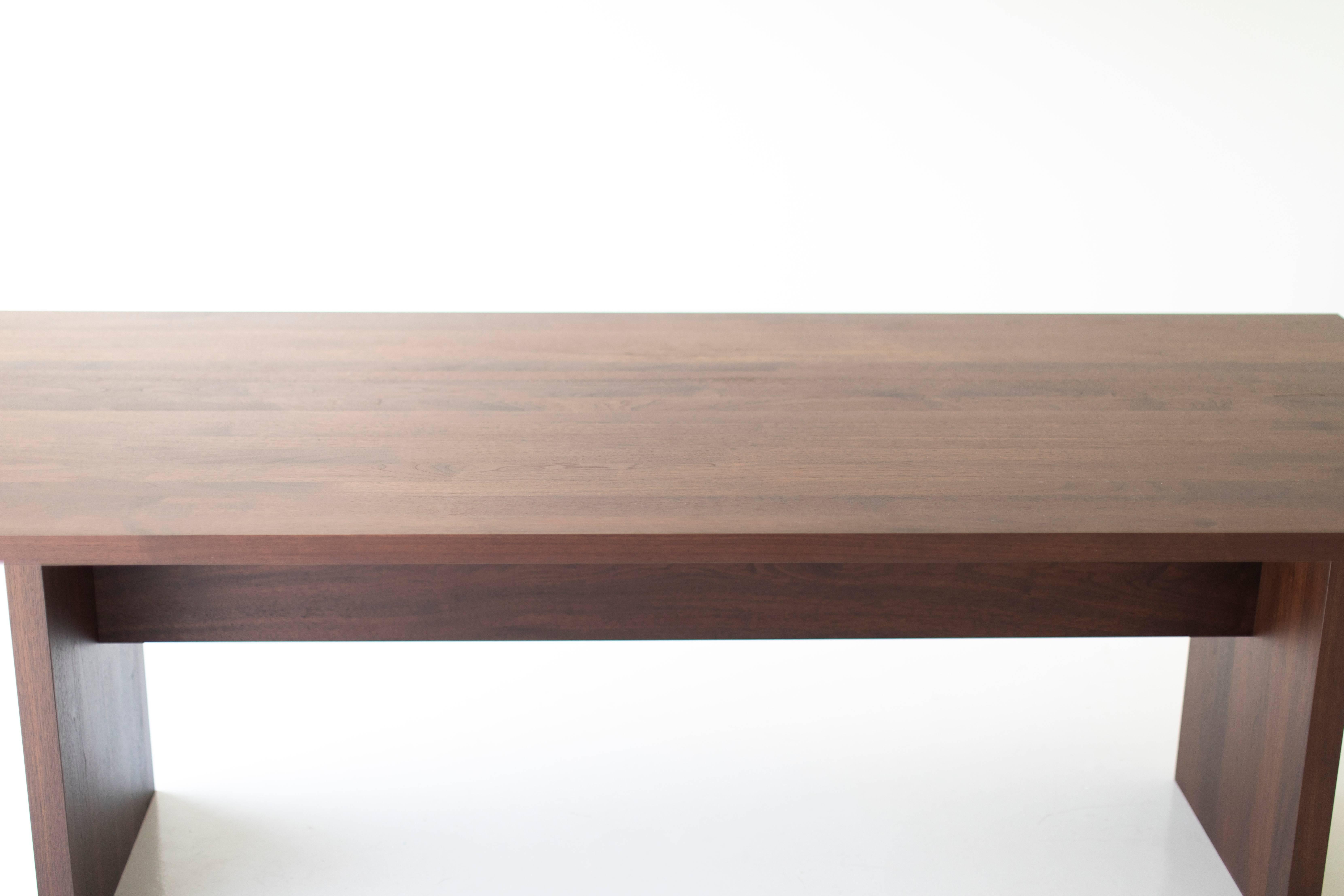 Moderner moderner Esstisch aus Nussbaumholz, „The Toko Table“ (Walnuss) im Angebot