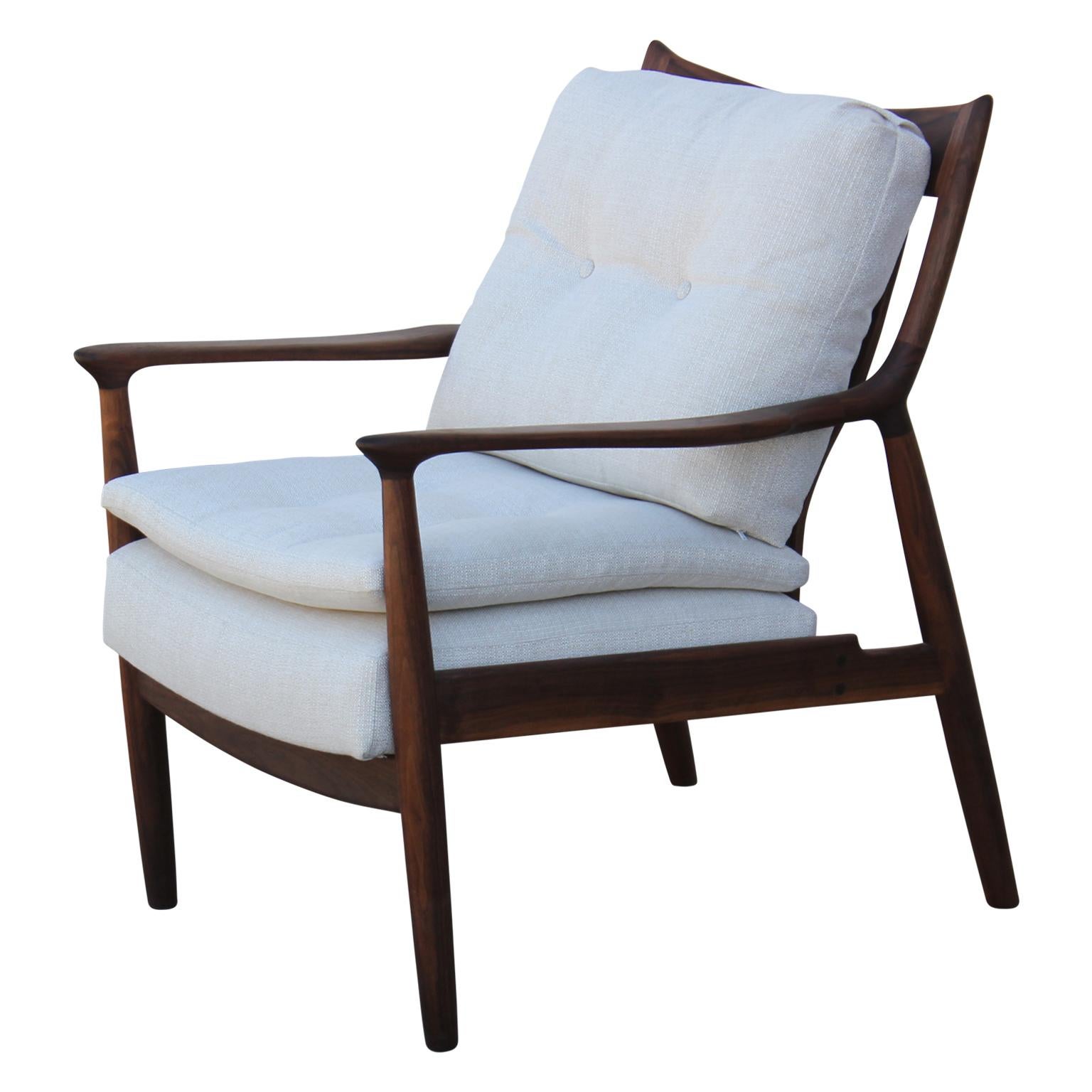 Modern Walnut Lounge Chair and Ottoman in Neutral Fabric by Norm Stoeker In New Condition In Houston, TX