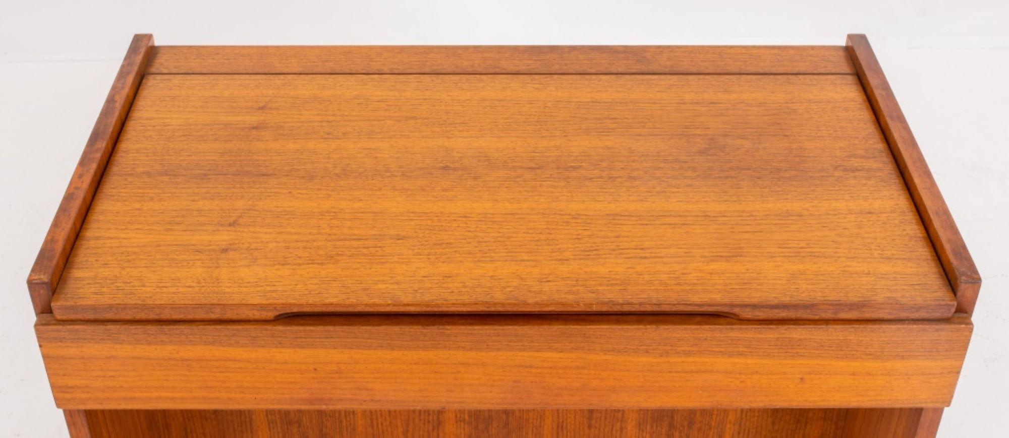Modern Walnut Vanity Table, 1970's 1