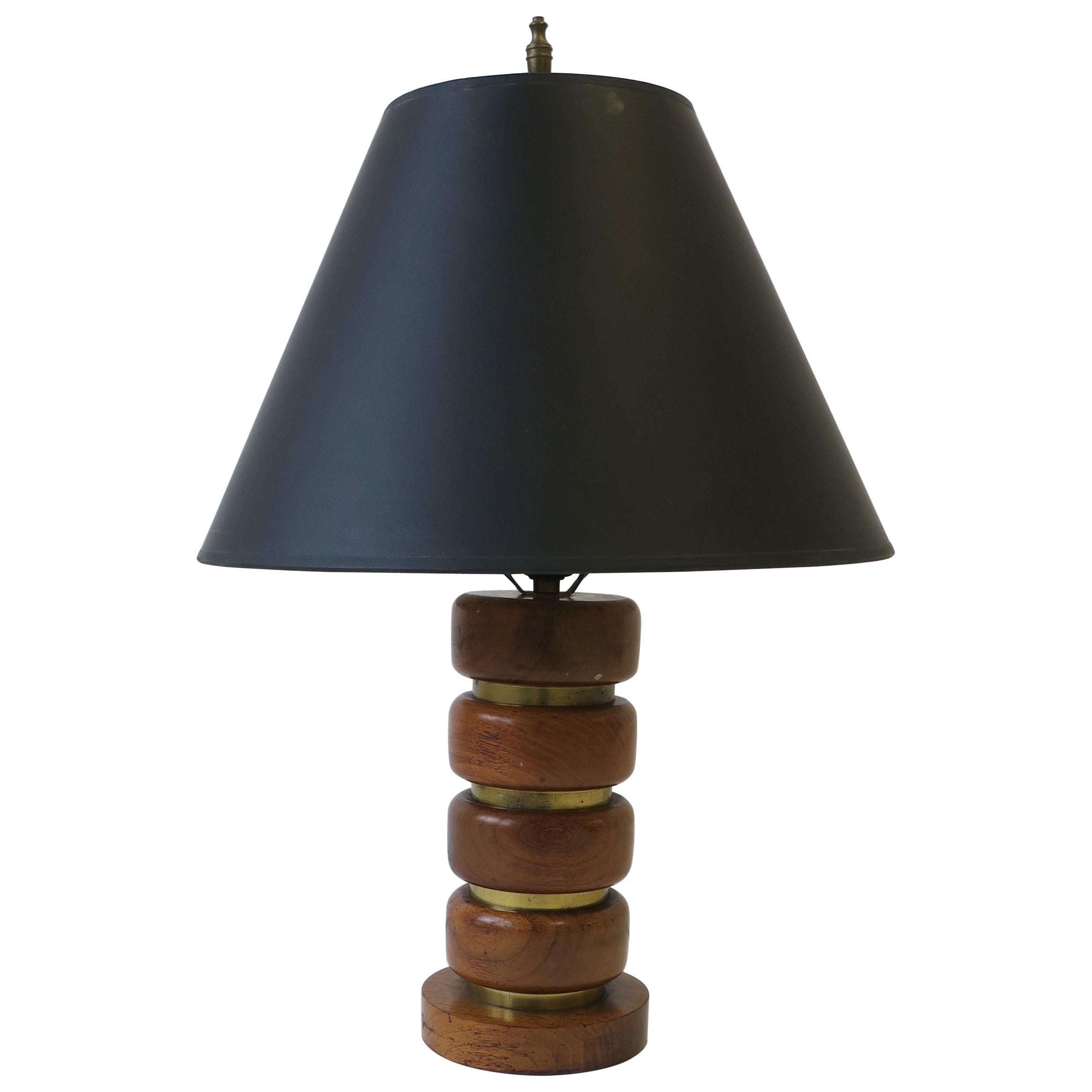 Midcentury Modern Walnut Wood and Brass Desk or Table Lamp For Sale