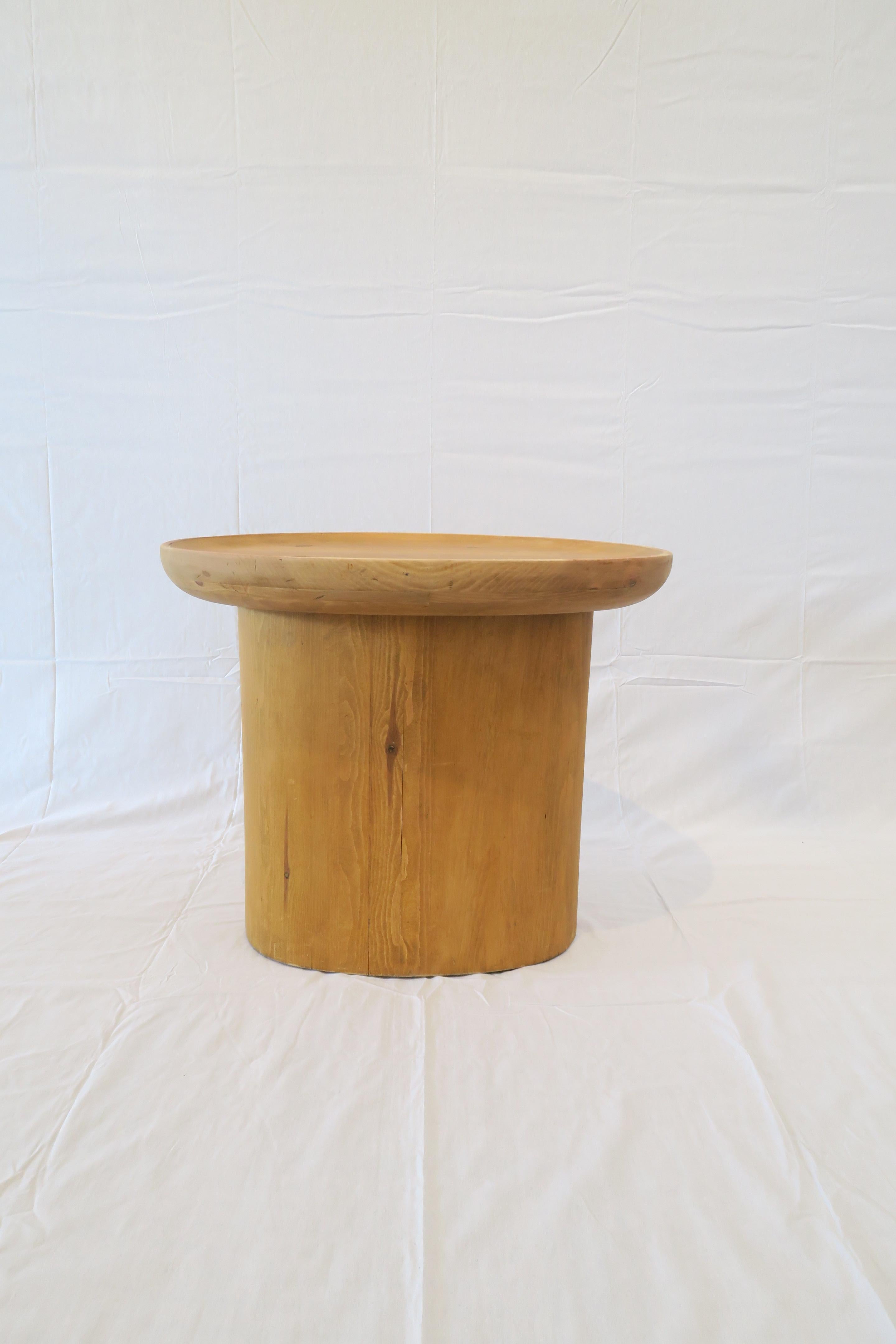 Modern Waxed Pine Tall Oval Findley Side Table by Martin and Brockett In New Condition For Sale In Los Angeles, CA