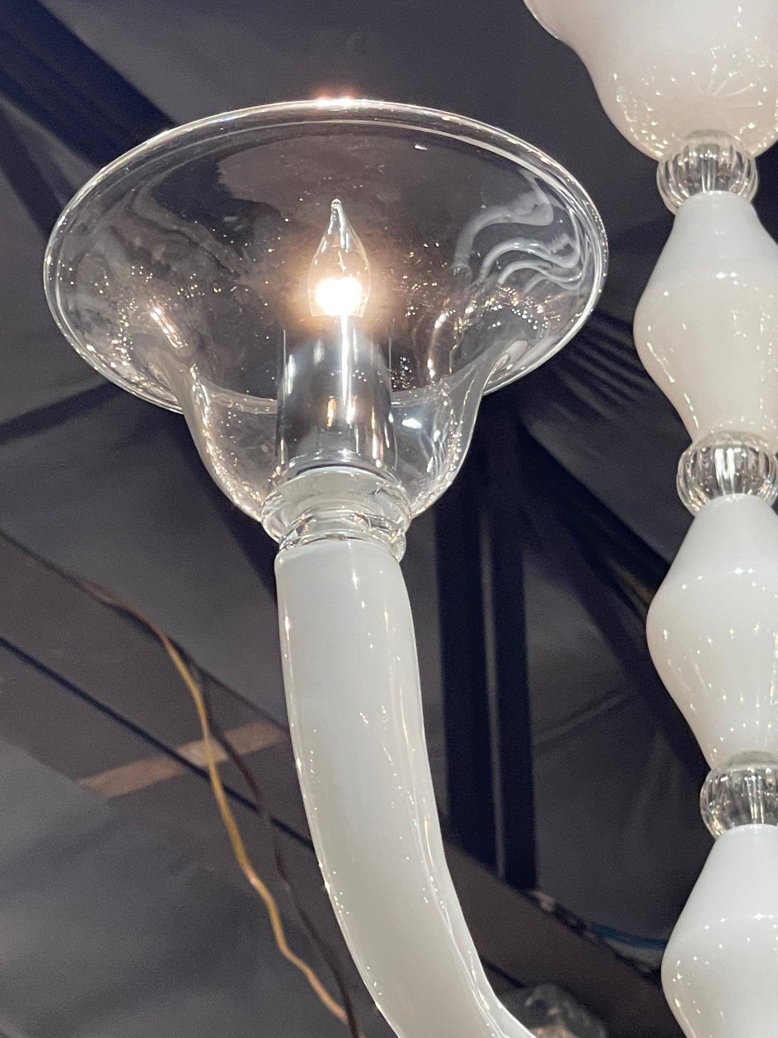 Italian Modern White and Clear Murano Glass Chandelier For Sale
