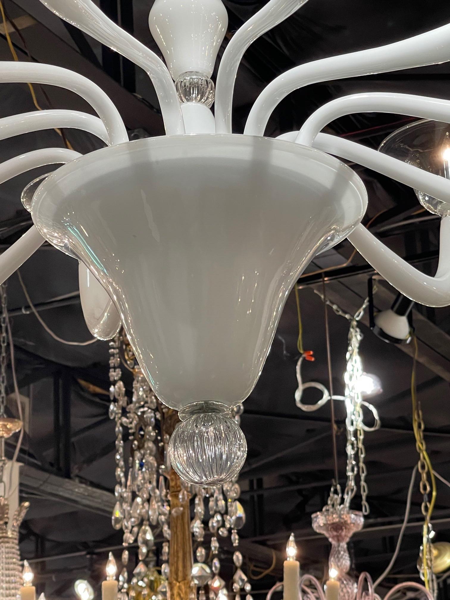 Contemporary Modern White and Clear Murano Glass Chandelier For Sale