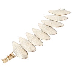 Modern White and Gold Seashell Bracelet
