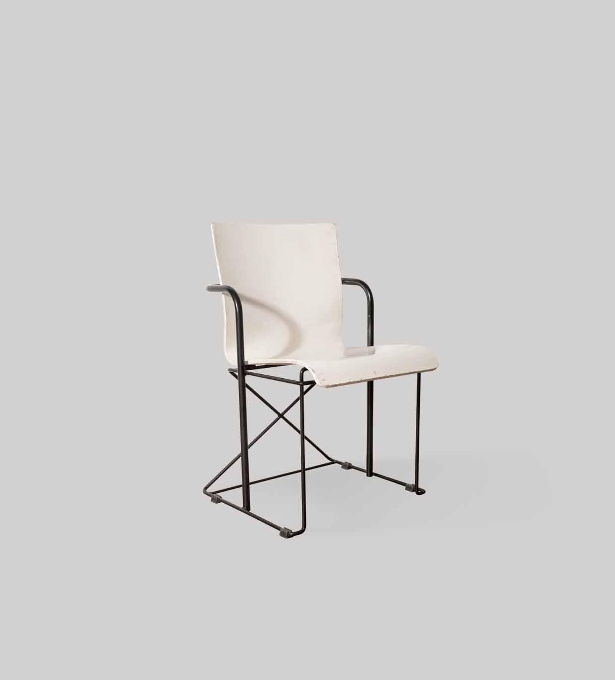 Late 20th Century Modern White Bentwood and Black Metal Base Chair, France, circa 1980