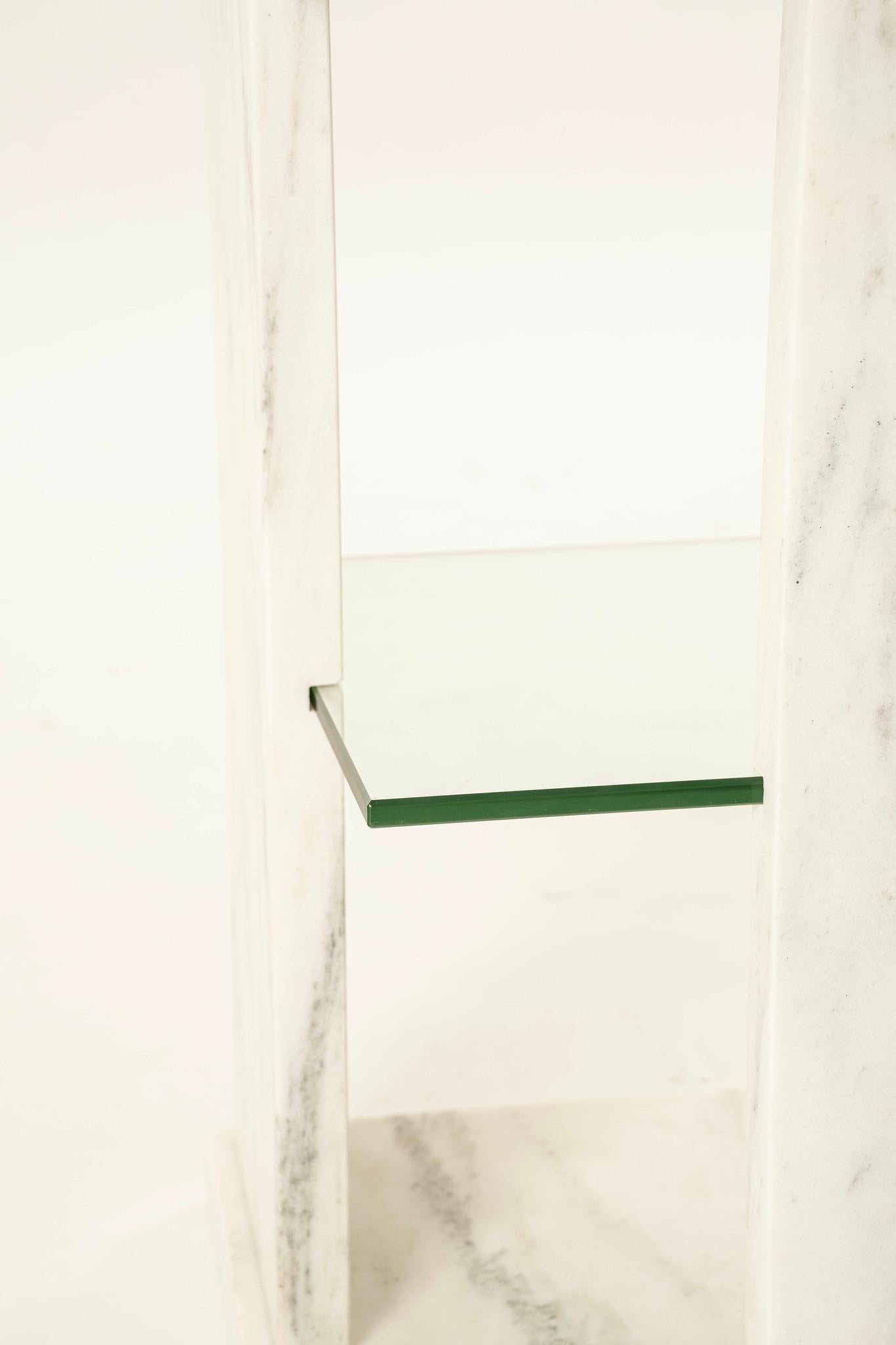 Mesa auxiliar moderna de cristal de mármol de Carrara blanco Vidrio en venta