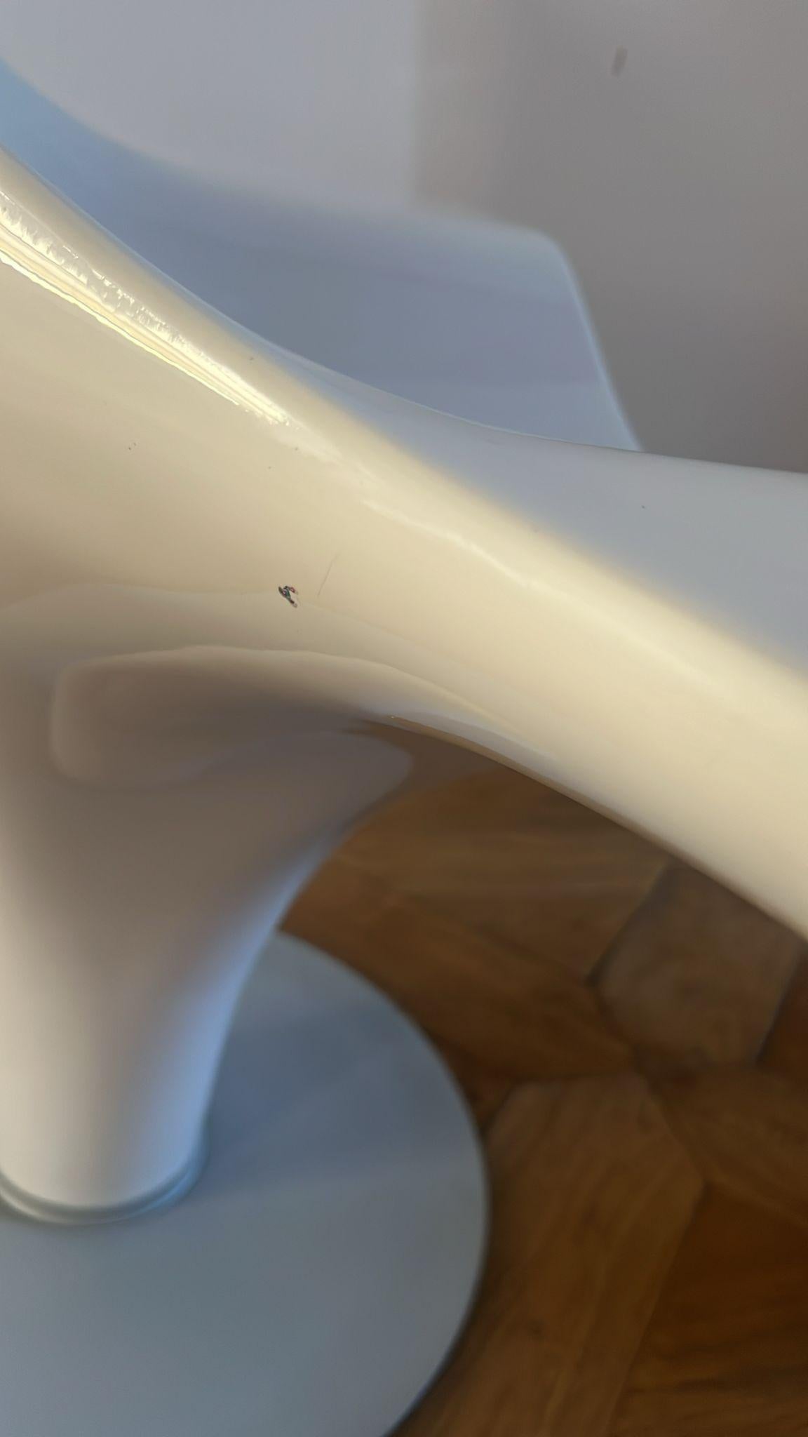 Fauteuil moderne en fibre de verre blanc Design/One Italie années 90 ca État moyen - En vente à Palermo, IT