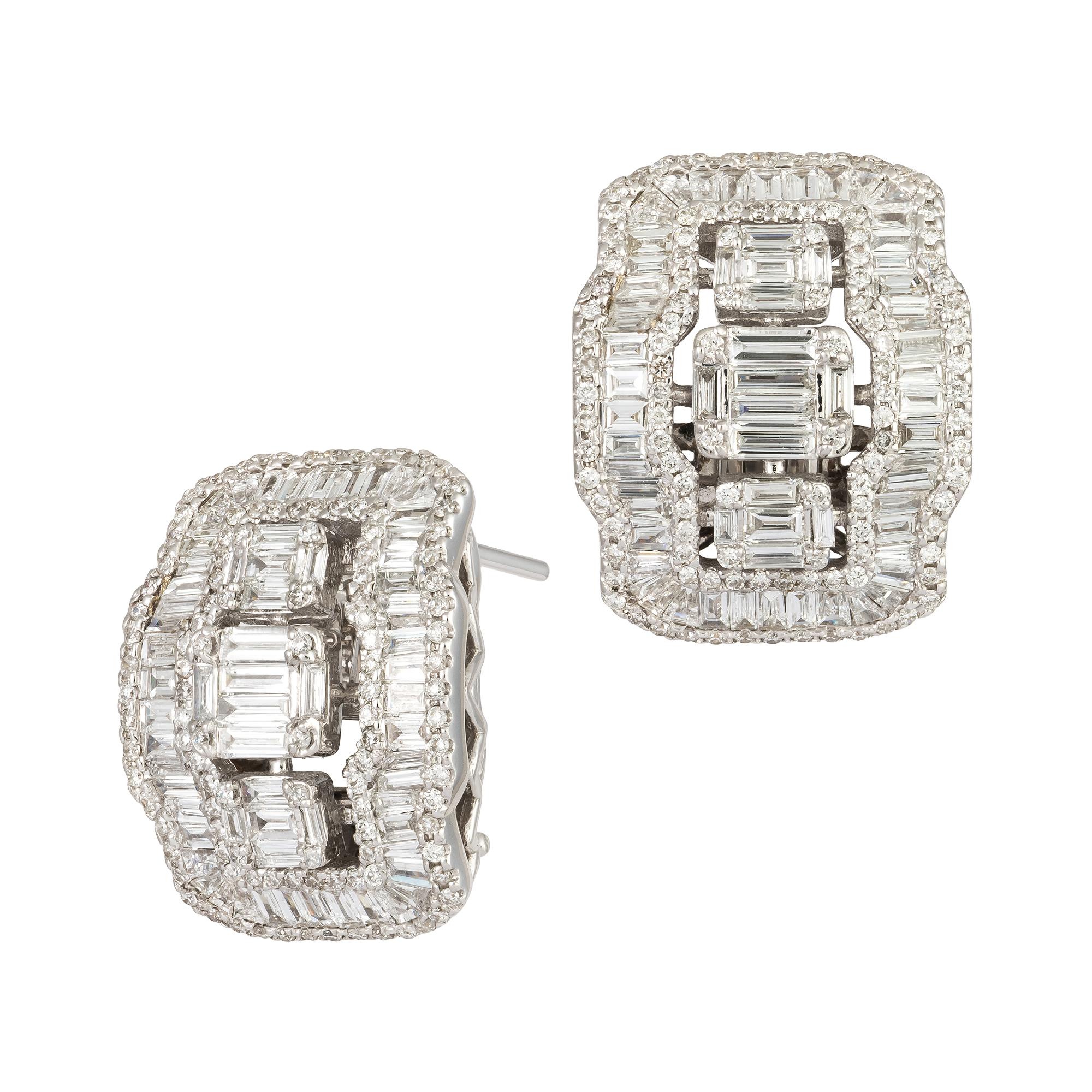 Modern White Gold 18K Earrings Diamond for Her In New Condition For Sale In Montreux, CH