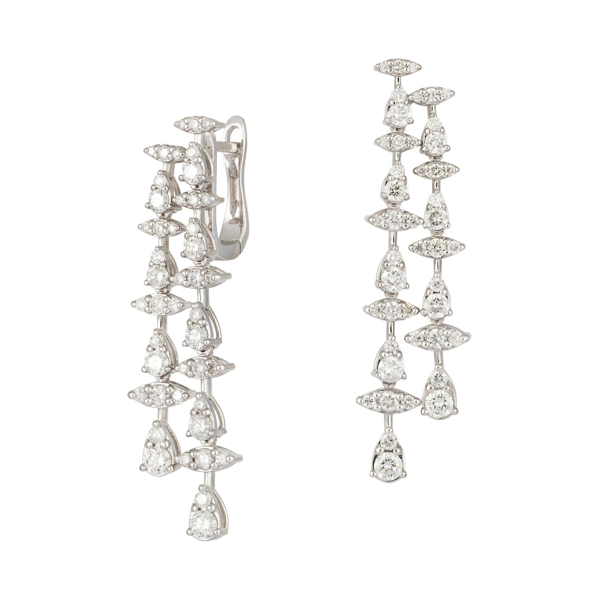 Moderne 18 Karat Ohrringe aus Weißgold mit Diamanten für sie Damen im Angebot