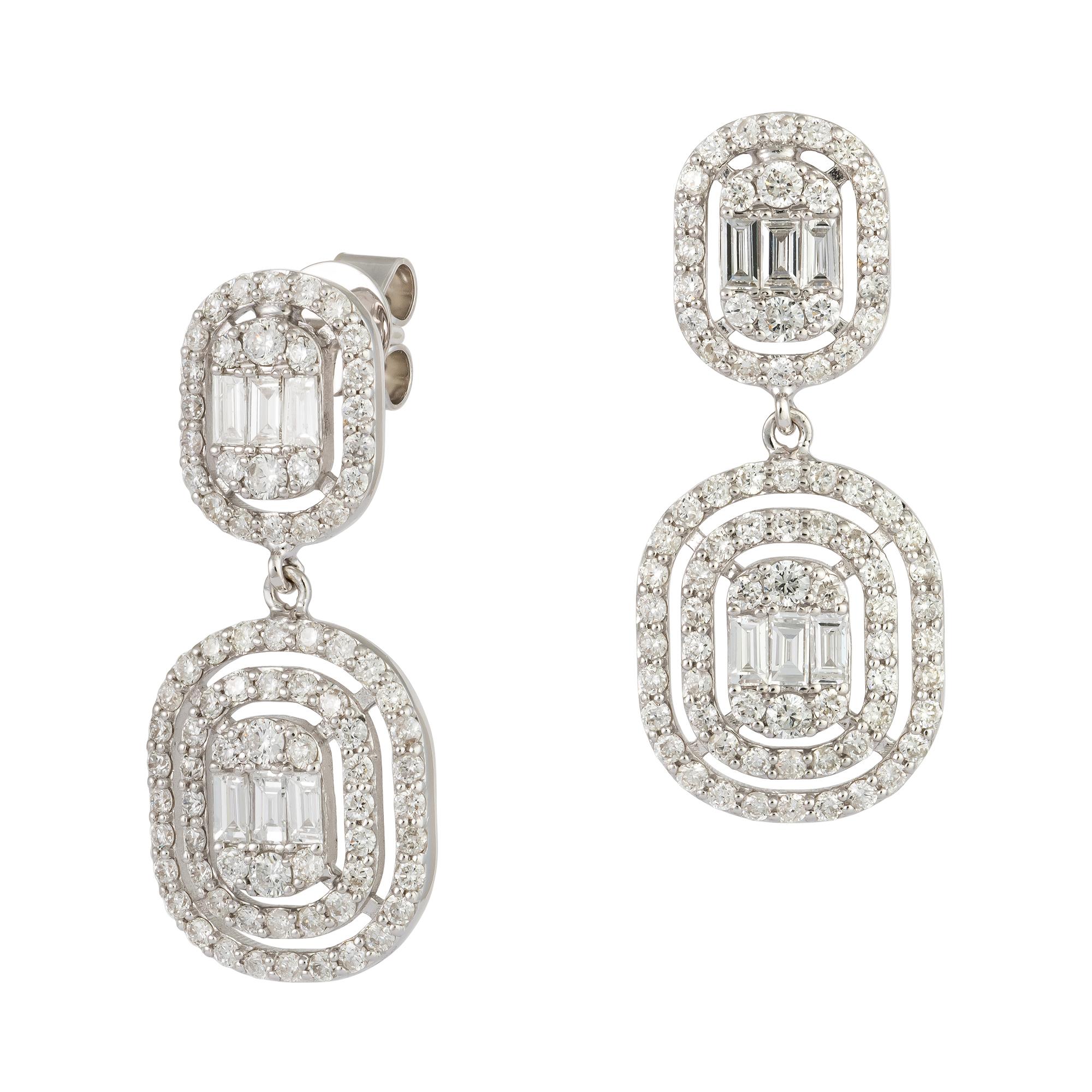 Women's Modern White Gold 18K Earrings Diamond for Her For Sale