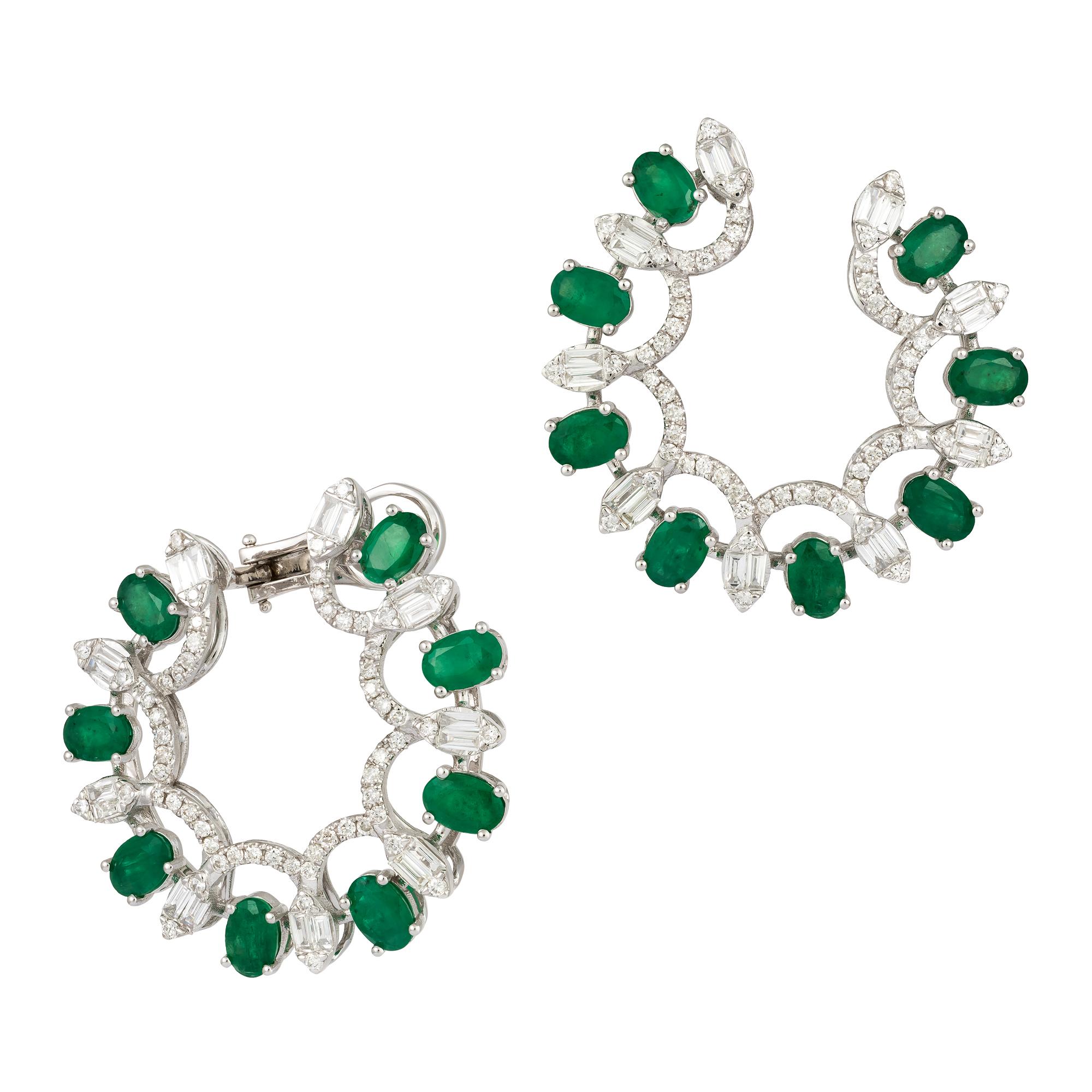 Women's Modern White Gold 18K Earrings Emerald Diamond for Her For Sale