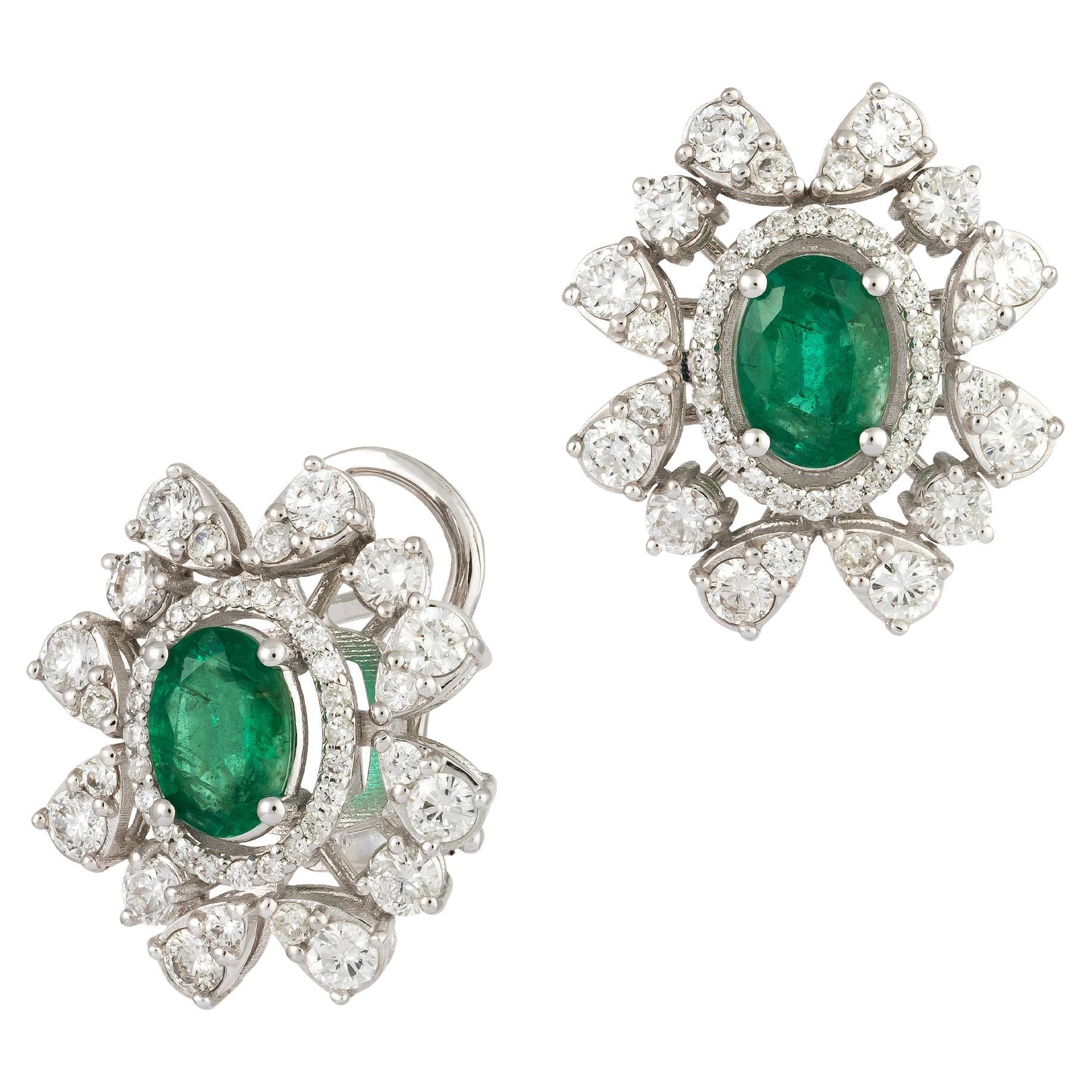 Modern White Gold 18K Earrings Emerald Diamond For Her