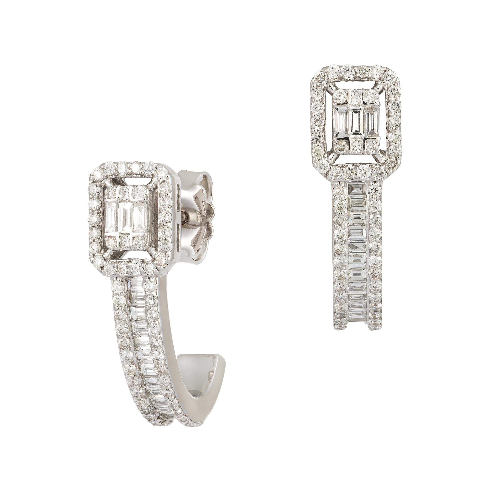 Women's Modern White Gold 18K Earrings Studs Diamond for Her For Sale