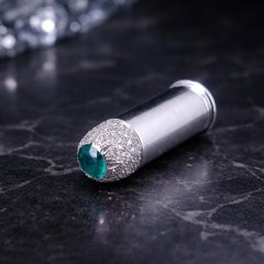 Colgante Bala Moderno de Oro Blanco con Pavé de Diamantes y Esmeralda