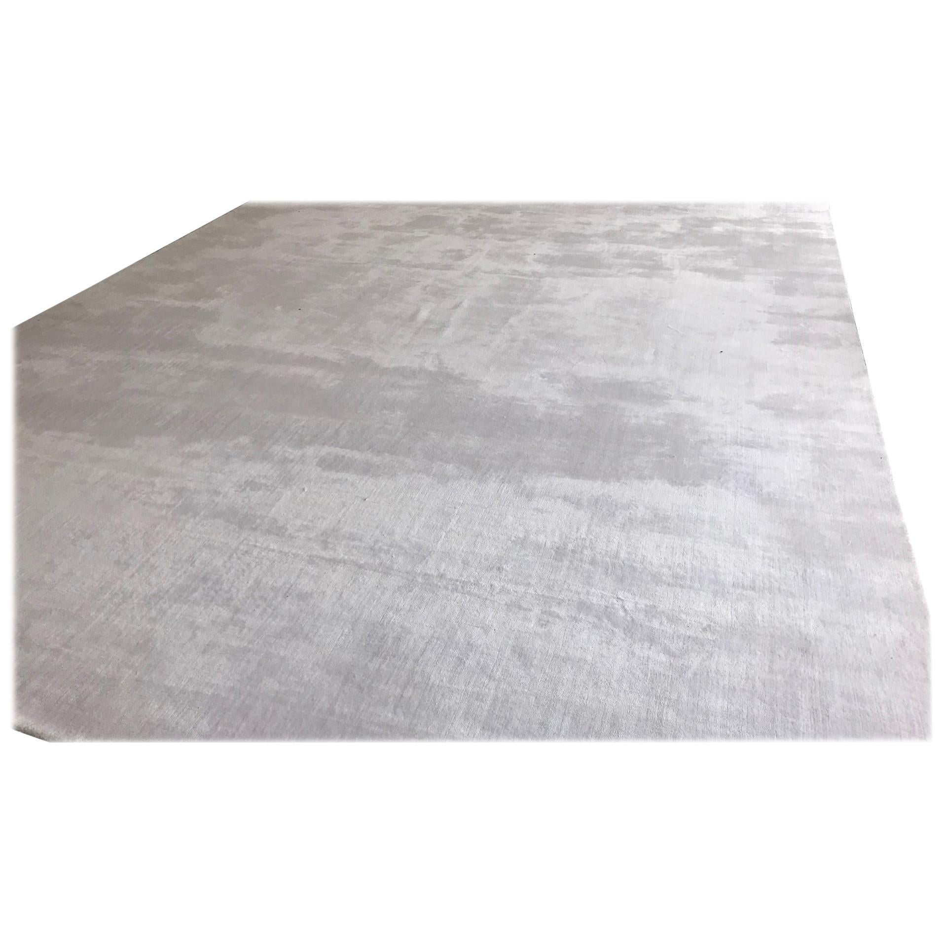 Industrial Modern White Hand-loomed Bamboo Silk Patina Rug For Sale