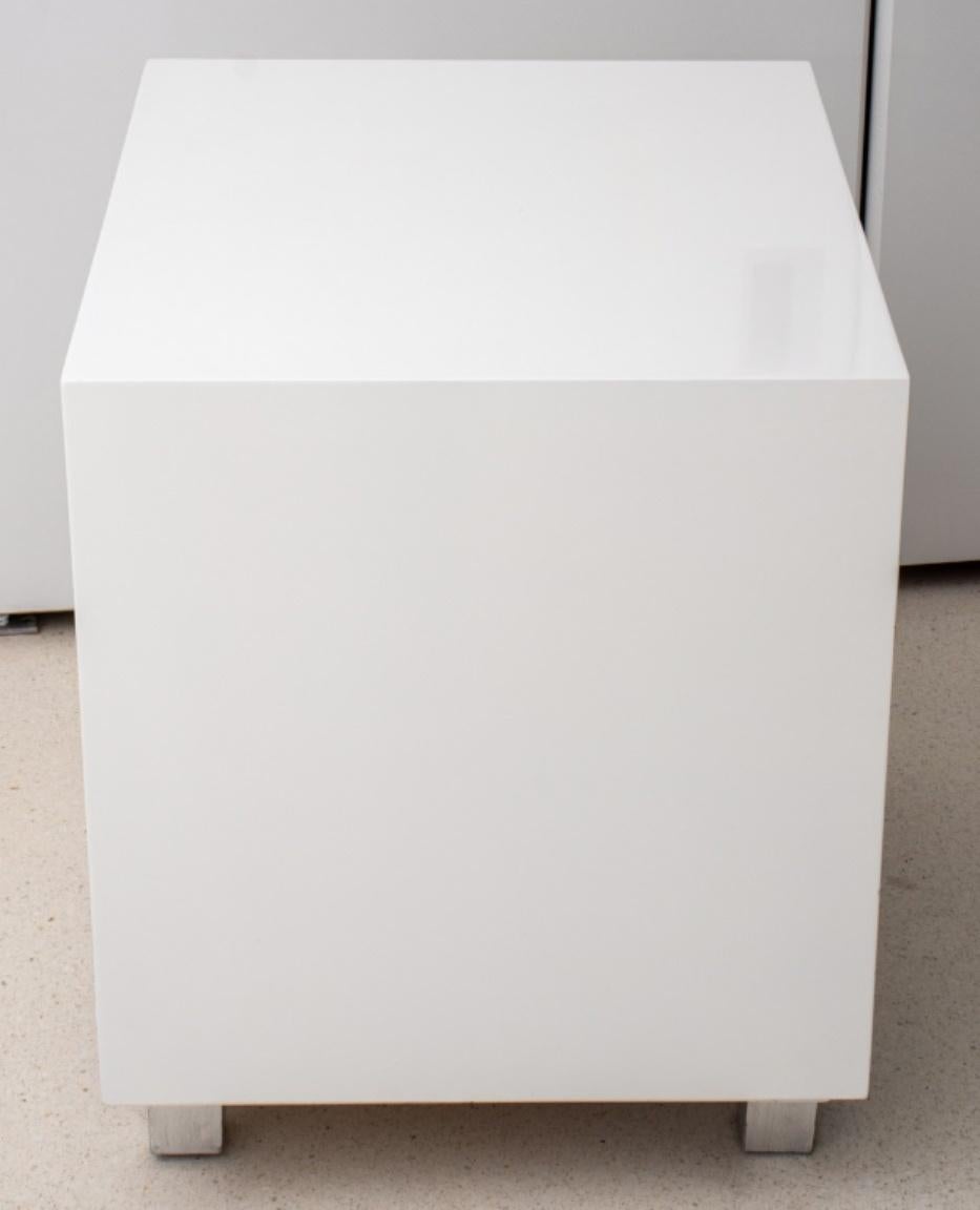 Contemporary Modern White Lacquer Bedside Tables, Pair For Sale