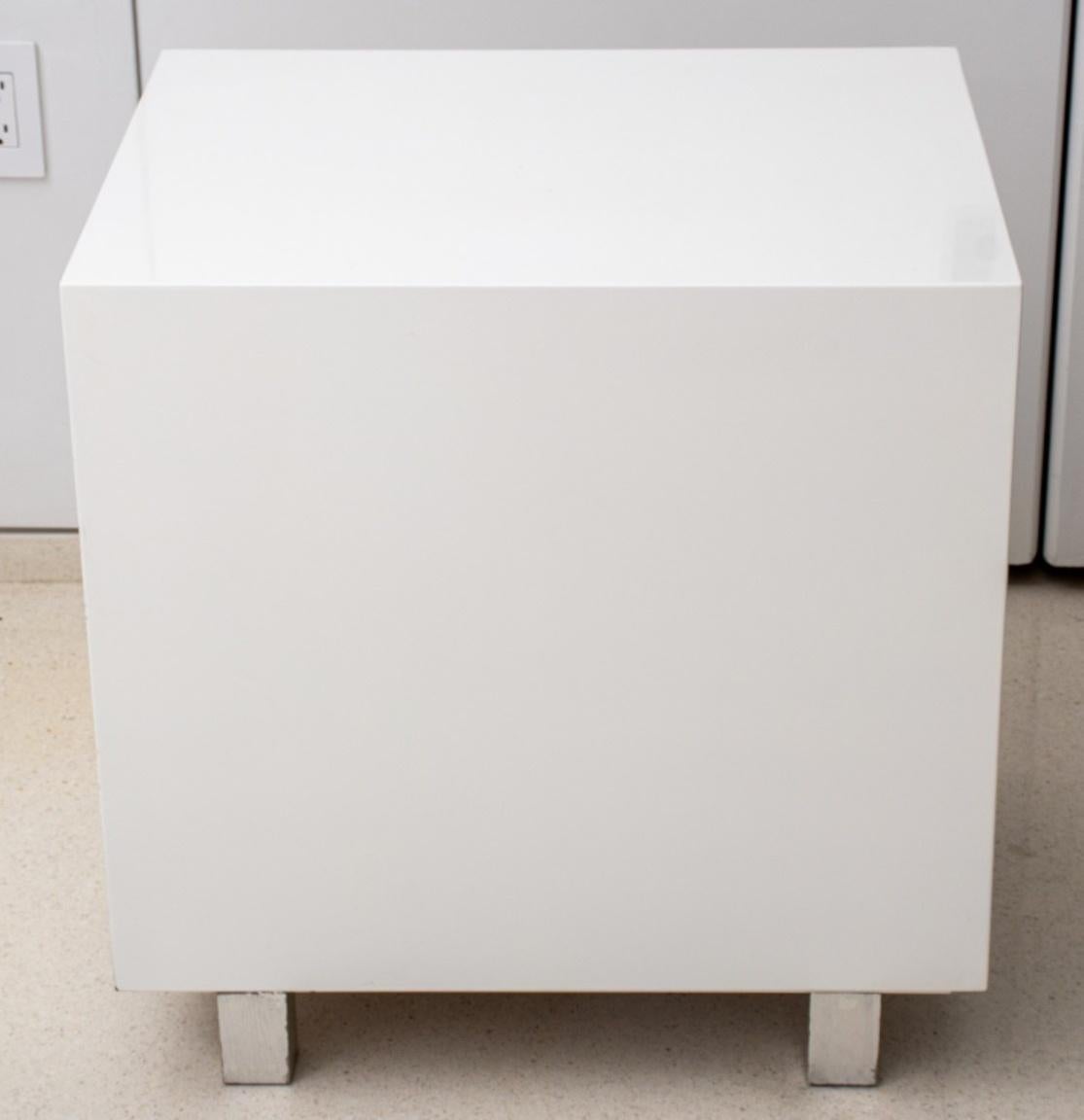 Wood Modern White Lacquer Bedside Tables, Pair For Sale