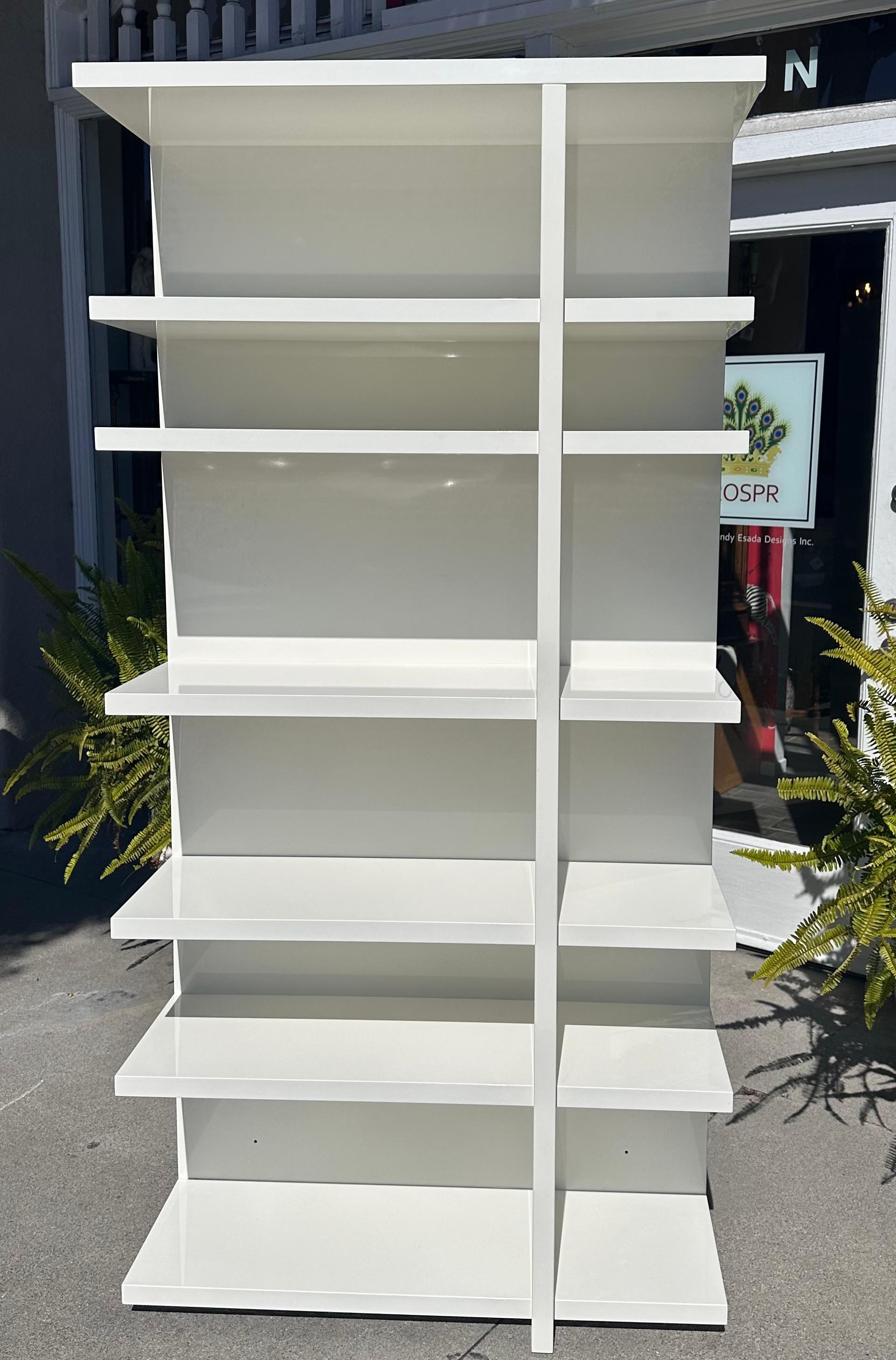 Modern White Lacquer Bookcase by Piero Lissoni for Cassina Italy For Sale 2