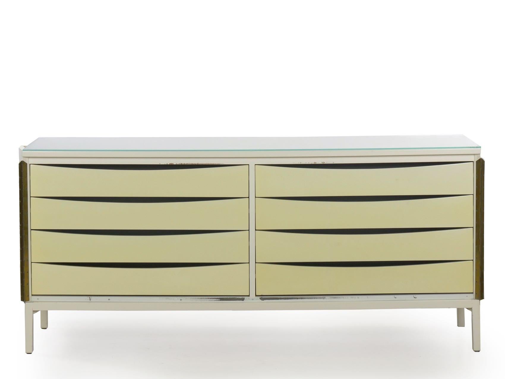 Modern White Lacquer Cabinet Credenza with Eight Drawers, circa 1980s 3