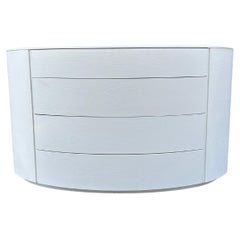 Moderne ovale, geschwungene Kommode mit 4 Schubladen, weiß lackiert 