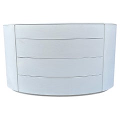 Commode moderne ovale incurvée à 4 tiroirs en laque blanche 