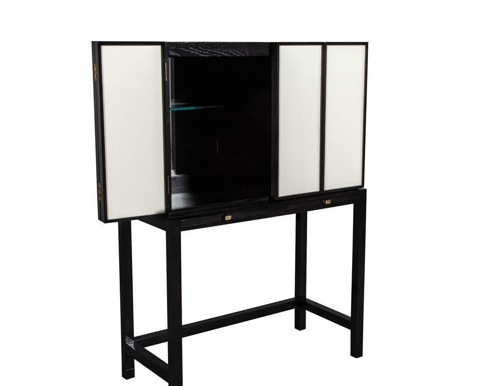 Modern White Lacquered Bar Cabinet In New Condition In North York, ON