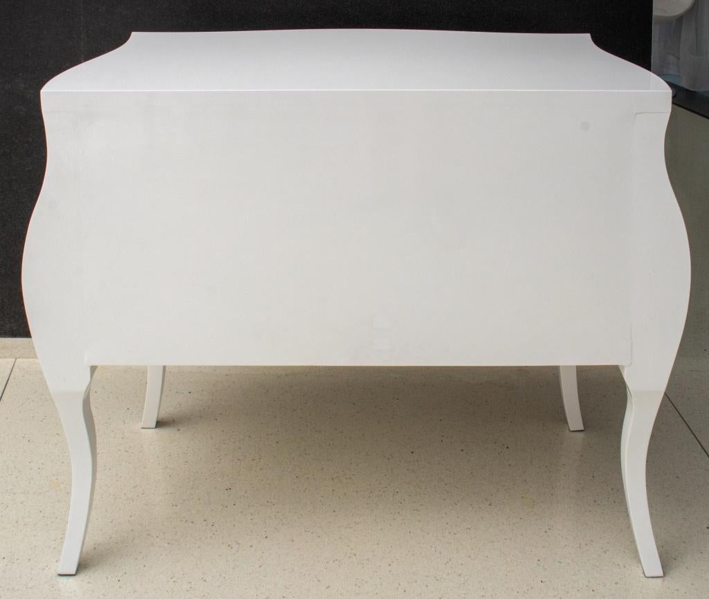 Modern White Lacquered Bombe Chest of Drawers For Sale 1