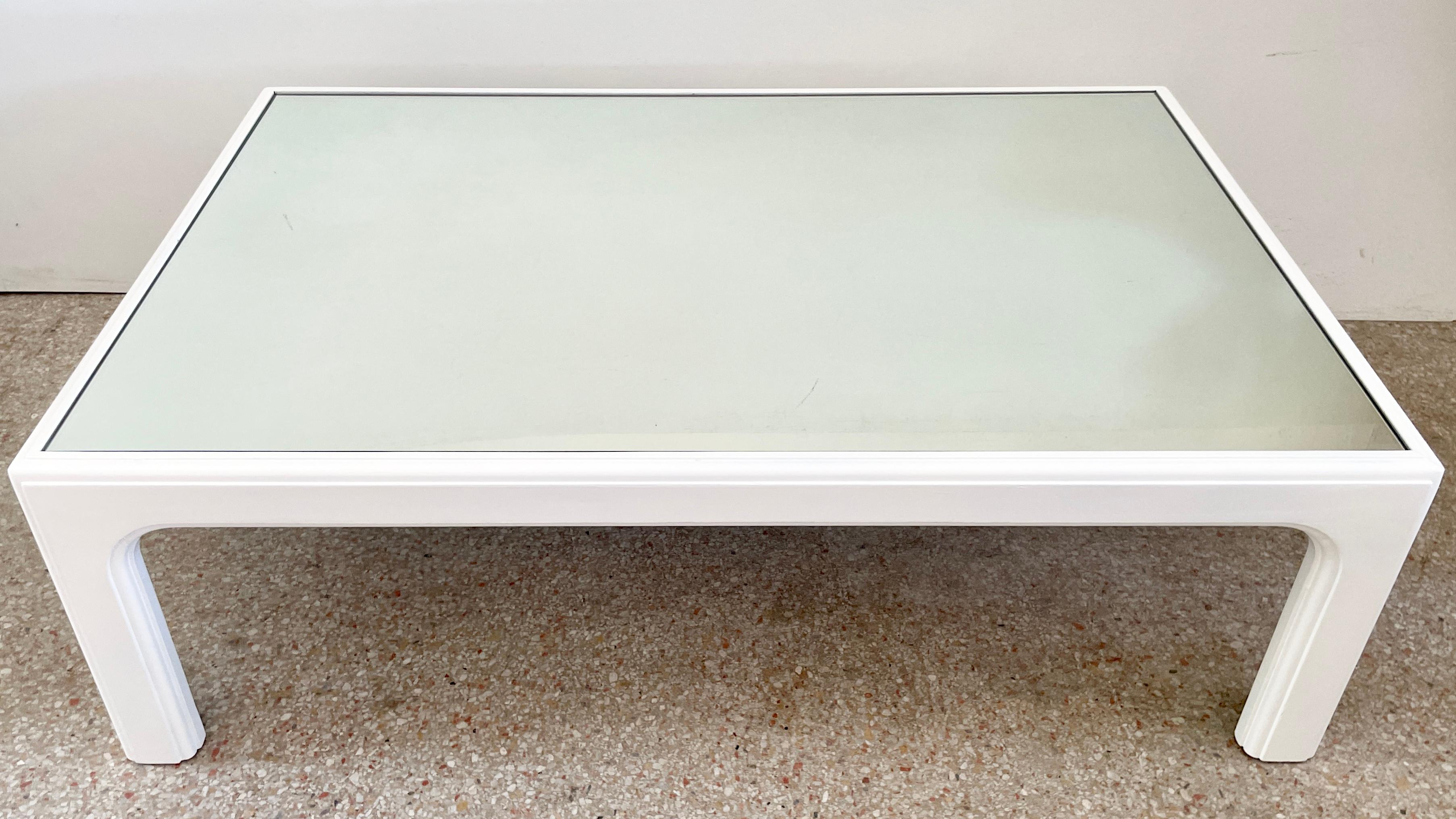 Late 20th Century Modern White Lacquered Coffee Table with Mirror Top For Sale