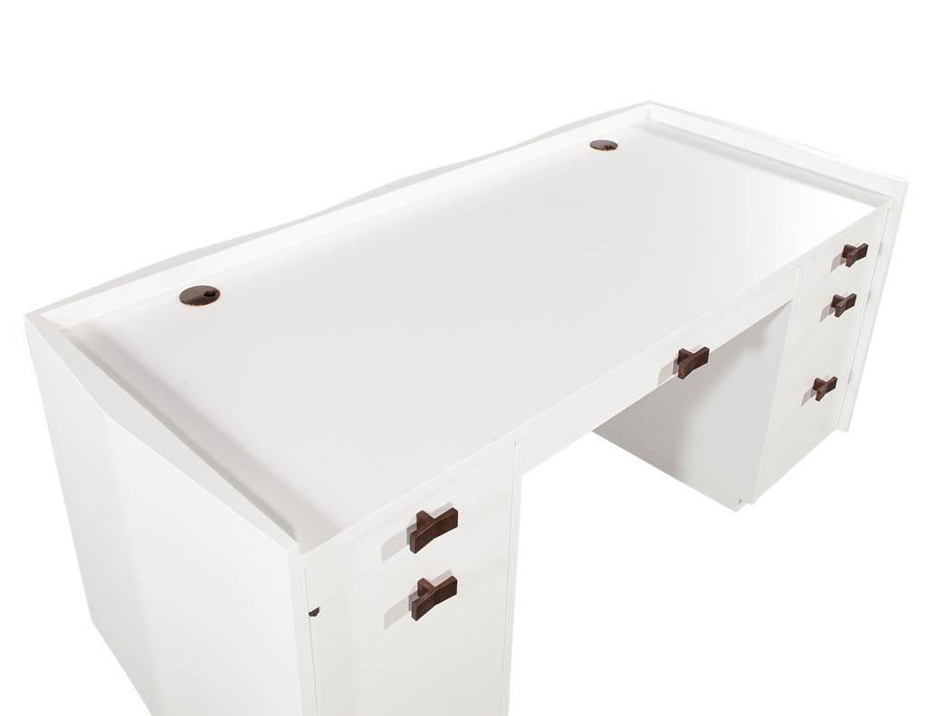 Modern White Lacquered Executive Desk For Sale 6