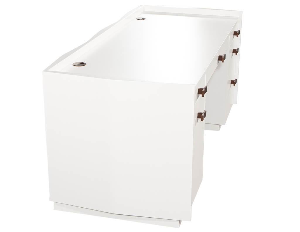 Modern White Lacquered Executive Desk For Sale 7