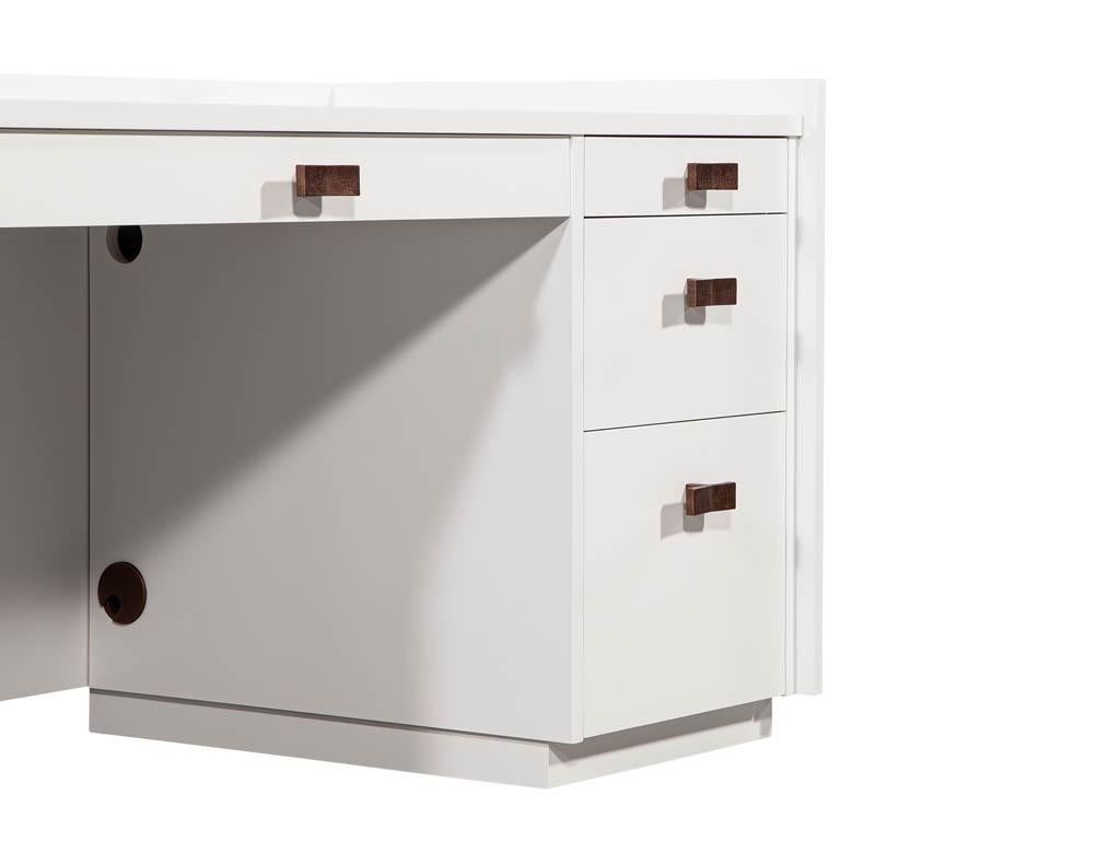 Modern White Lacquered Executive Desk For Sale 9