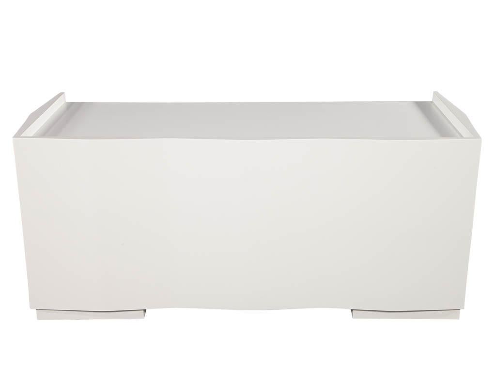 Contemporary Modern White Lacquered Executive Desk For Sale